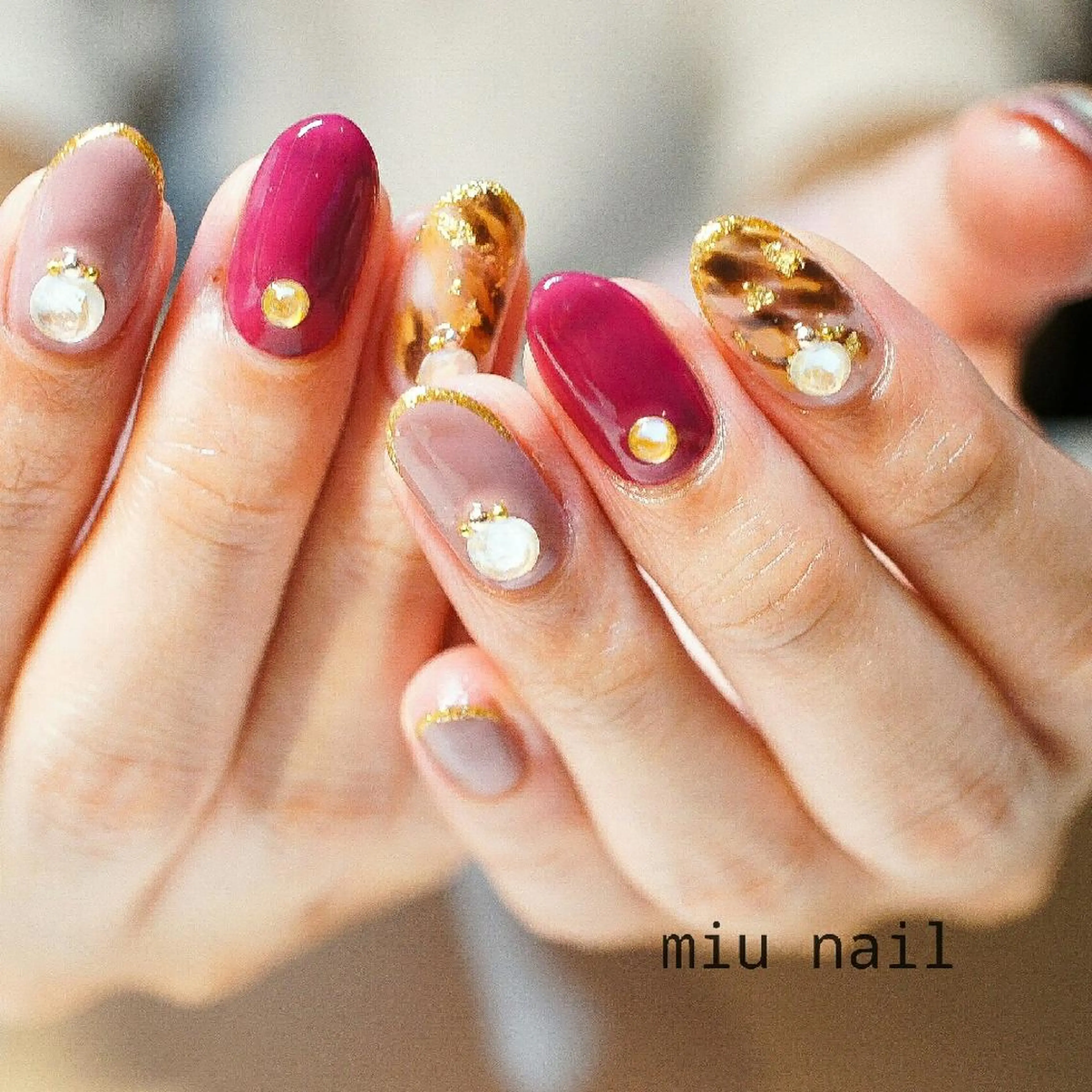 ネイル ストーンネイル MIU  Nail所属・MIU  nailのネイルデザイン
