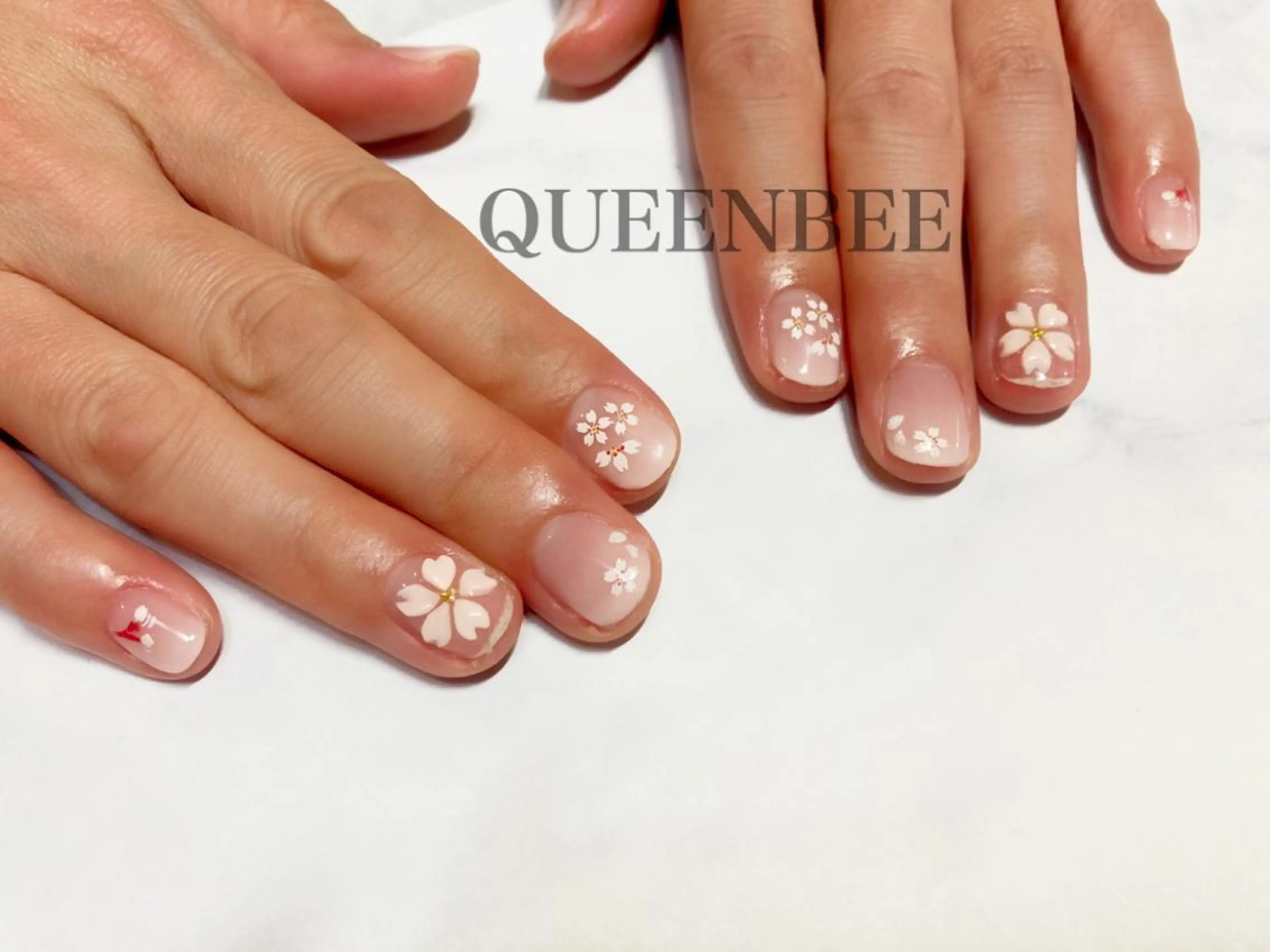 ネイル ハンドネイル QUEEN BEE所属・QUEEN BEEのマツエク・マツパデザイン