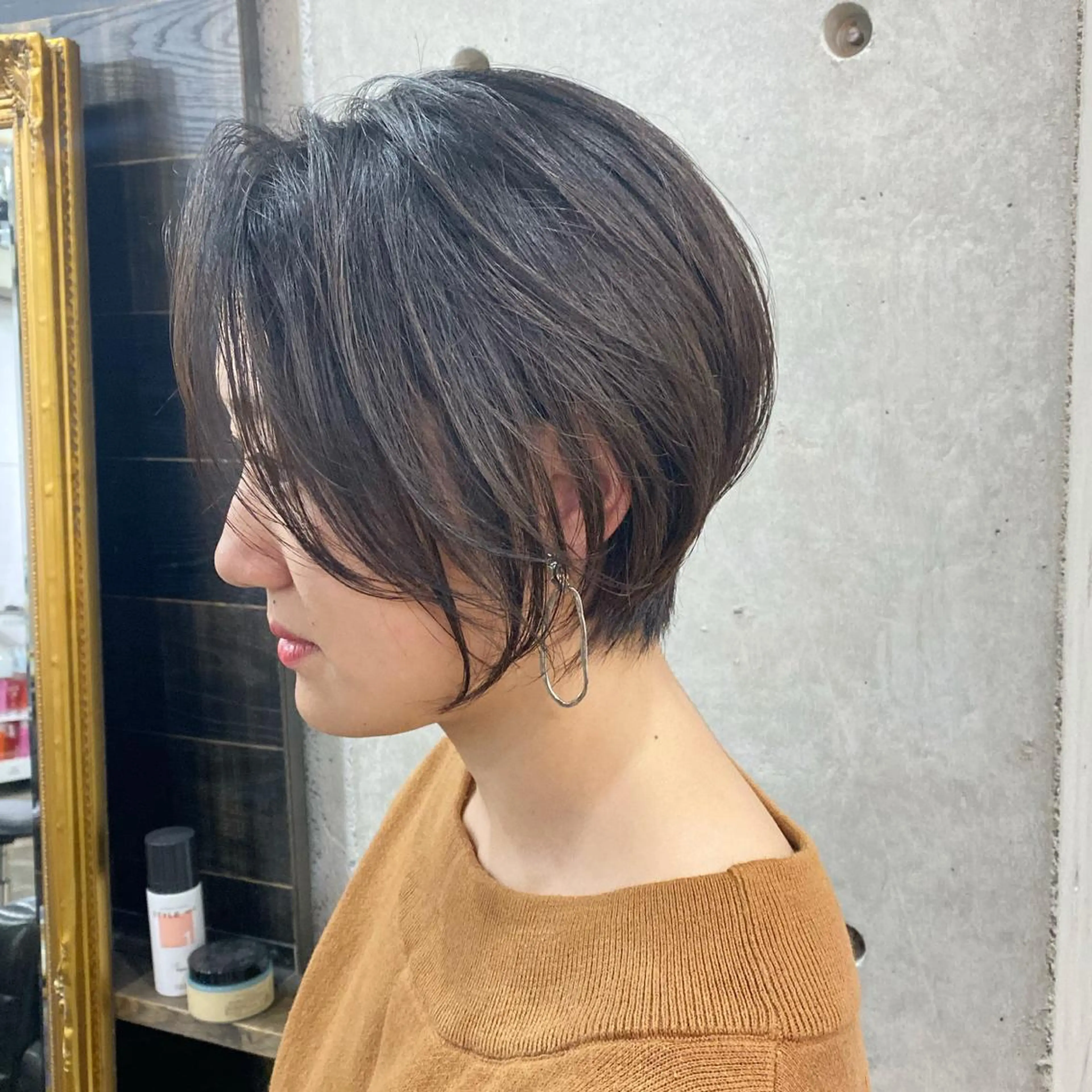 ショート カラー ネイル マツエク・マツパ 束感まつ毛 ショートヘア ショートネイル 中山 天地のヘアスタイル