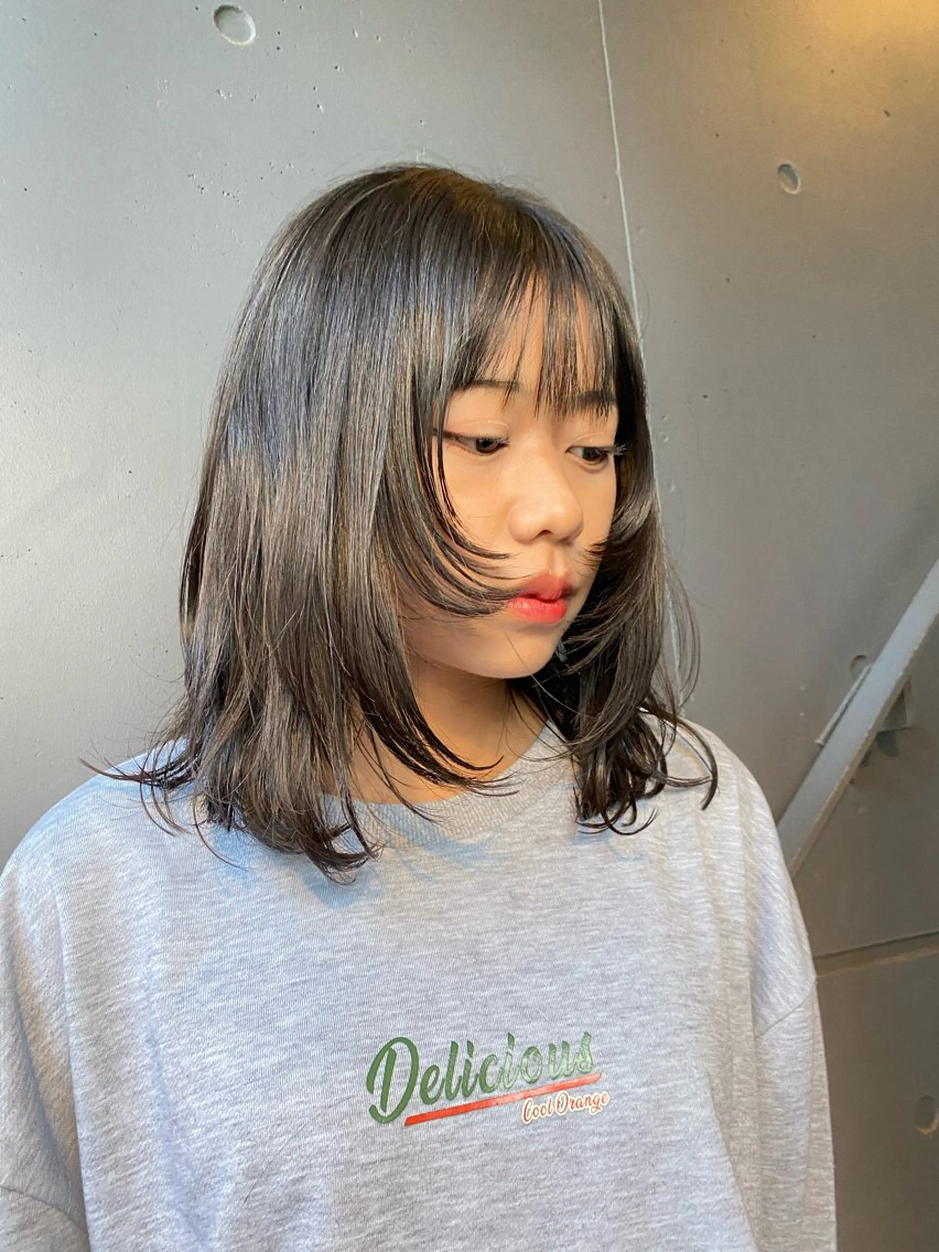 ミディアム 顔まわりレイヤー 顔周りカット レイヤーカット カット トリートメント hina💟 透明感カラーのヘアスタイル