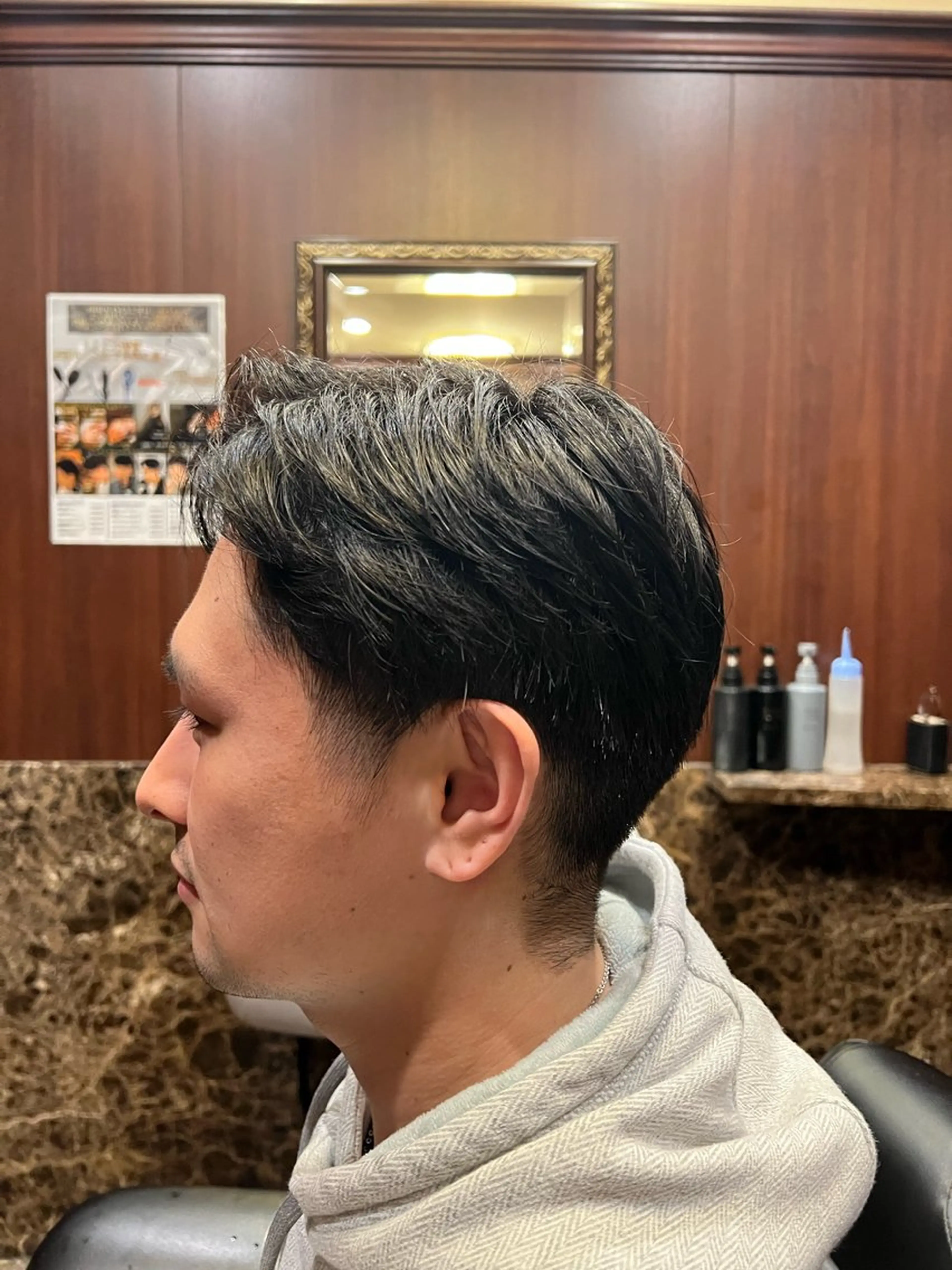 ミディアム メンズ ヒロ銀座バーバーショップ丸の内所属・秋山 琳太のヘアスタイル