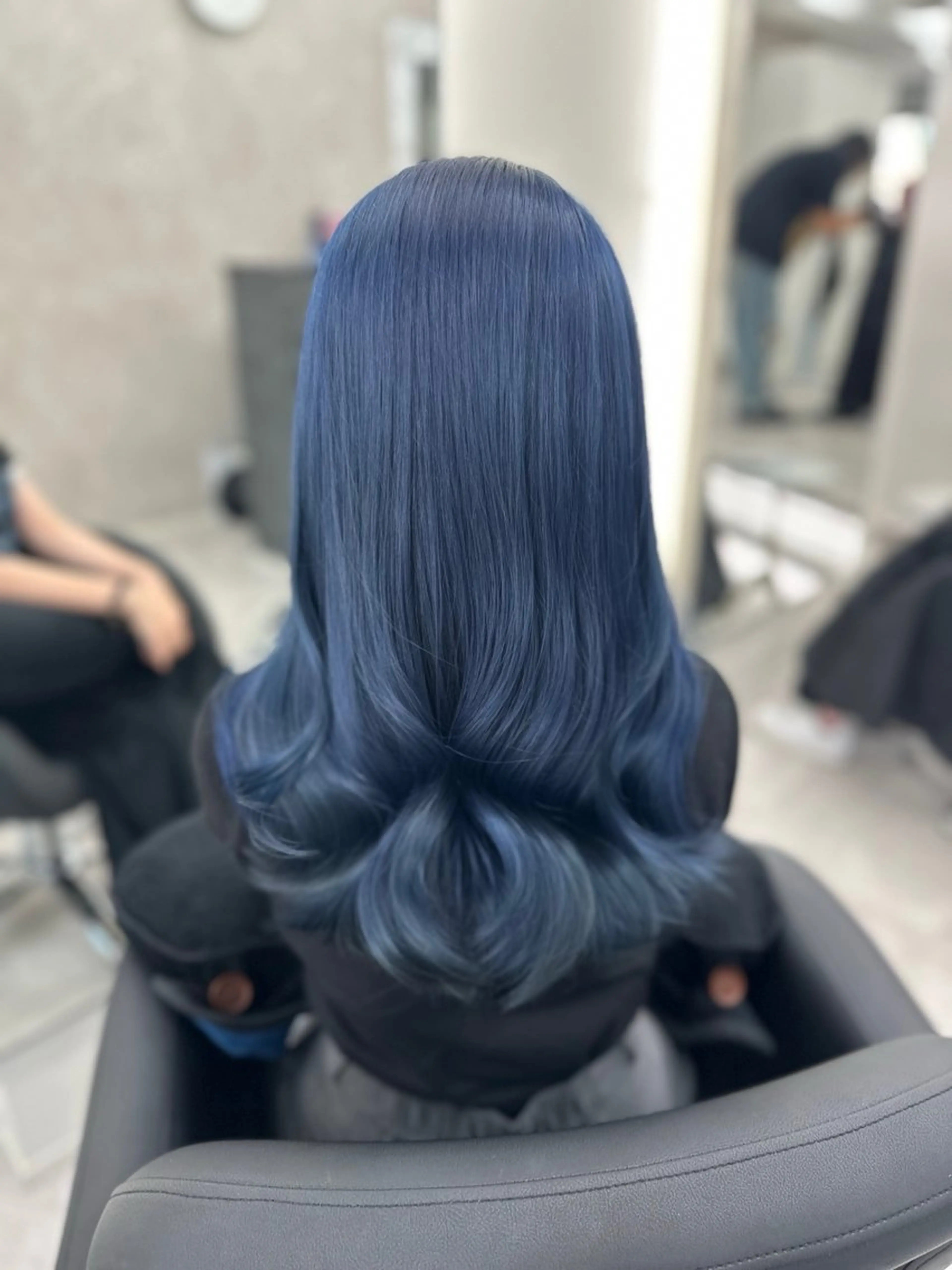 セミロング カラー ブリーチ ブルーカラー 顔まわりレイヤー 顔周りカット 韓国風ヘア ヘアカラー トリートメント なんば/透明感カラー 韓国ヘア/田之上千尋のヘアスタイル