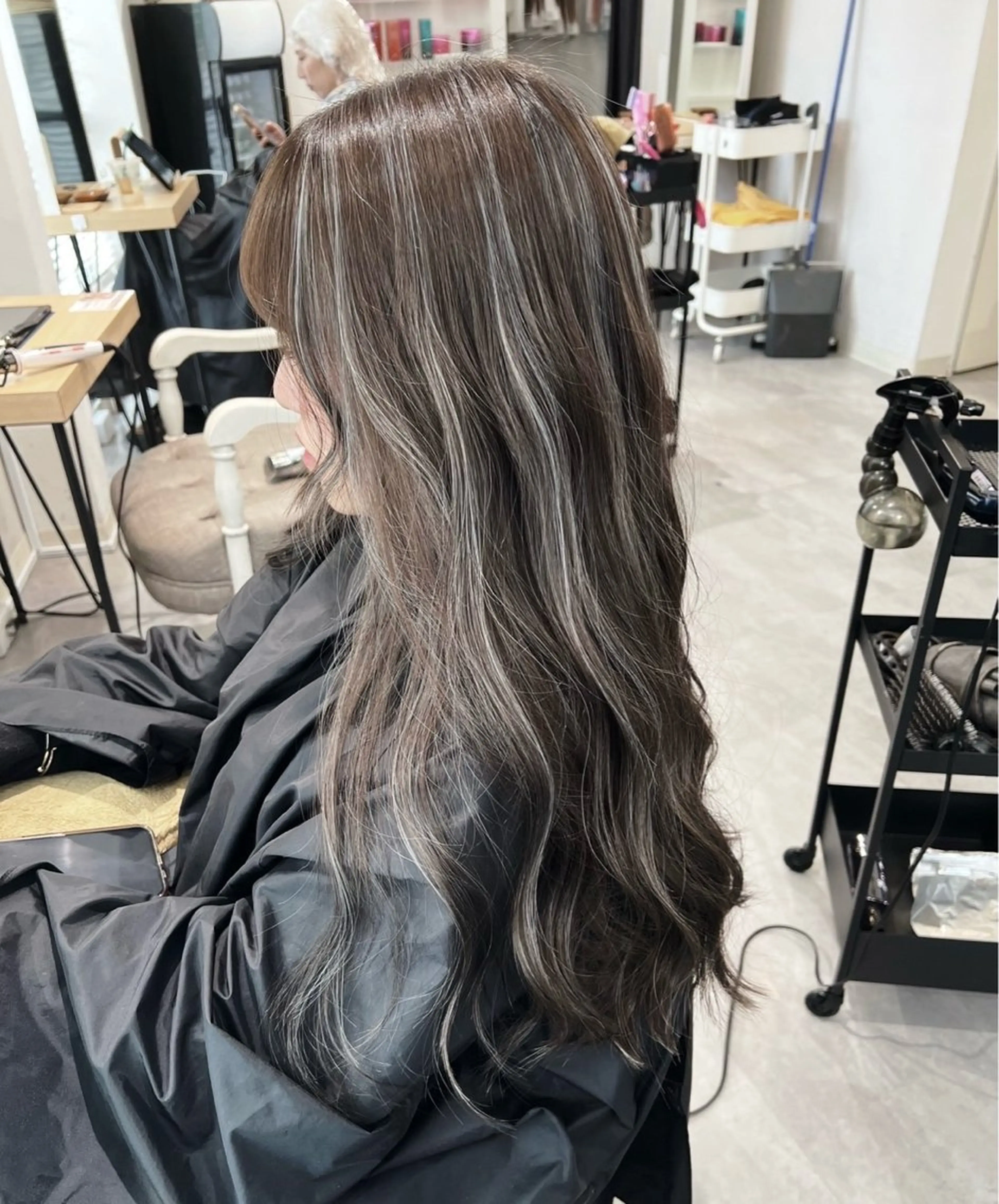 ロング カラー グレージュ ハイライトカラー ハイライト ヘアカラー トリートメント ROBIN所属・指名数No.1 /NAOYAのヘアスタイル