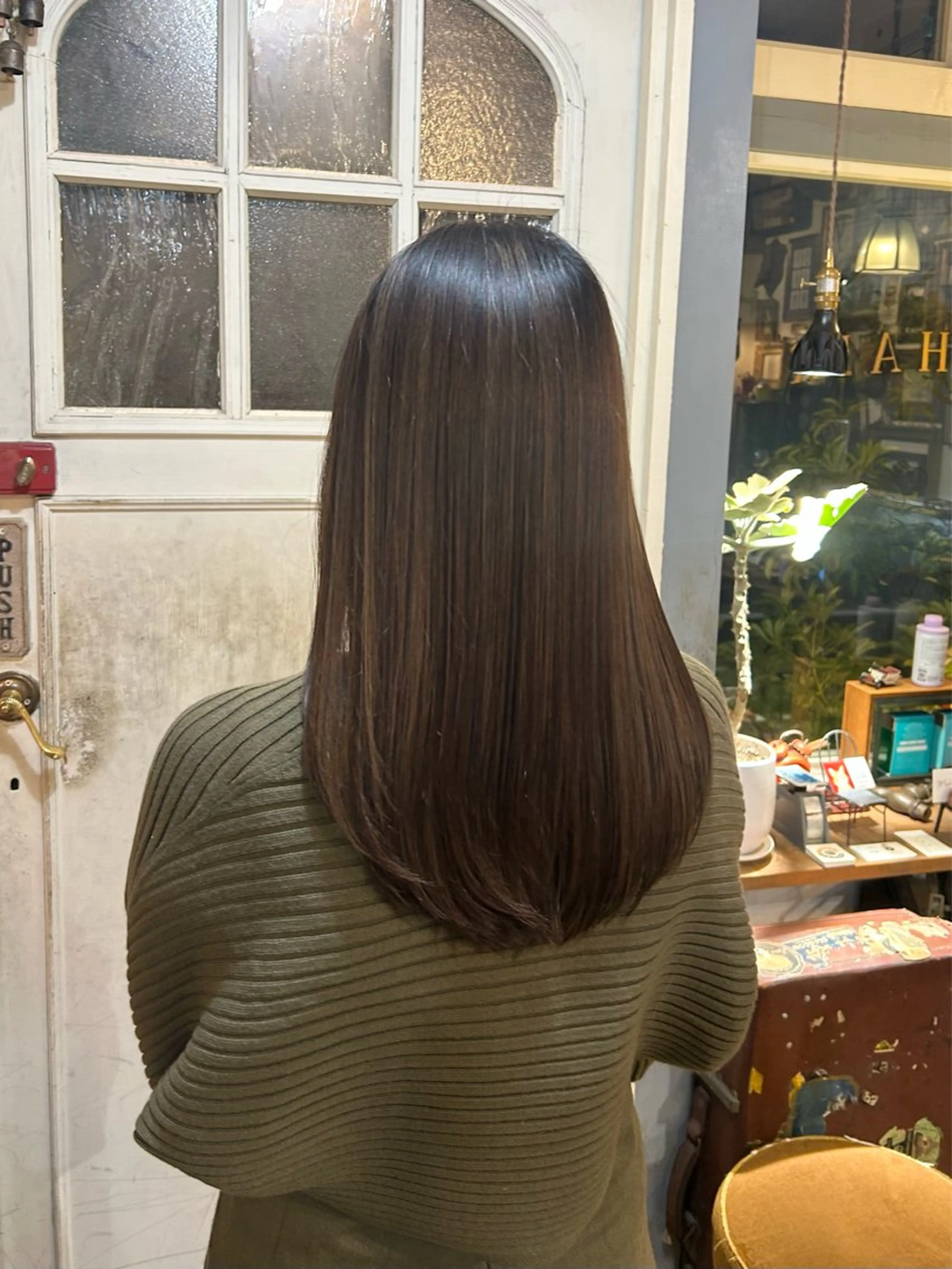 ミディアム カラー ベージュカラー ハイライトカラー オリーブベージュ ハイライト ヘアカラー トリートメント ヘッドスパ BRITS 渡辺 菜々子のヘアスタイル