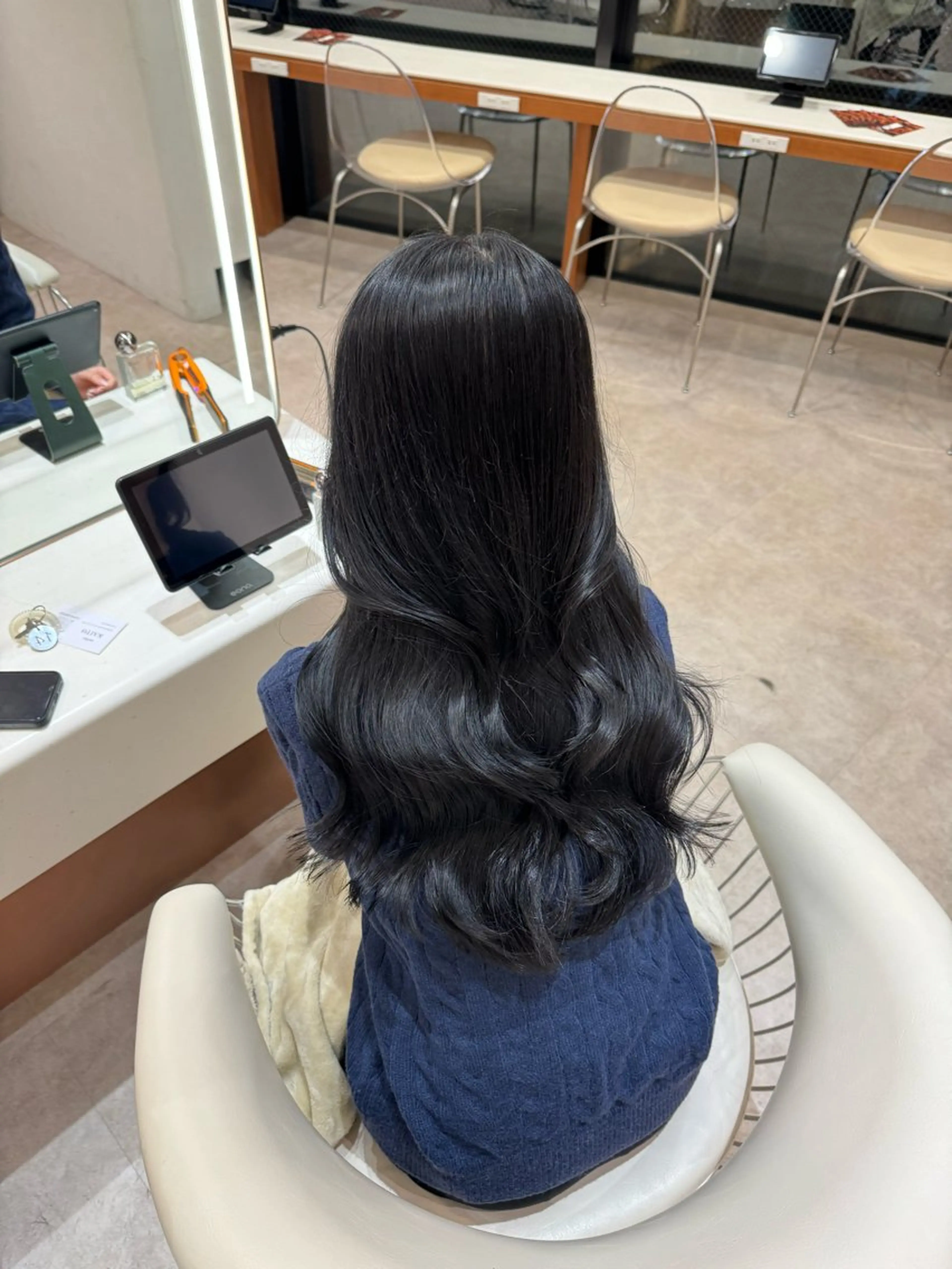 ロング カラー 黒髪 ブルーカラー ブルーブラック 韓国風ヘア レイヤーカット カット ヘアカラー トリートメント ヘアセット 韓国レイヤー🇰🇷 韓国研修◎渋谷カイトのヘアスタイル