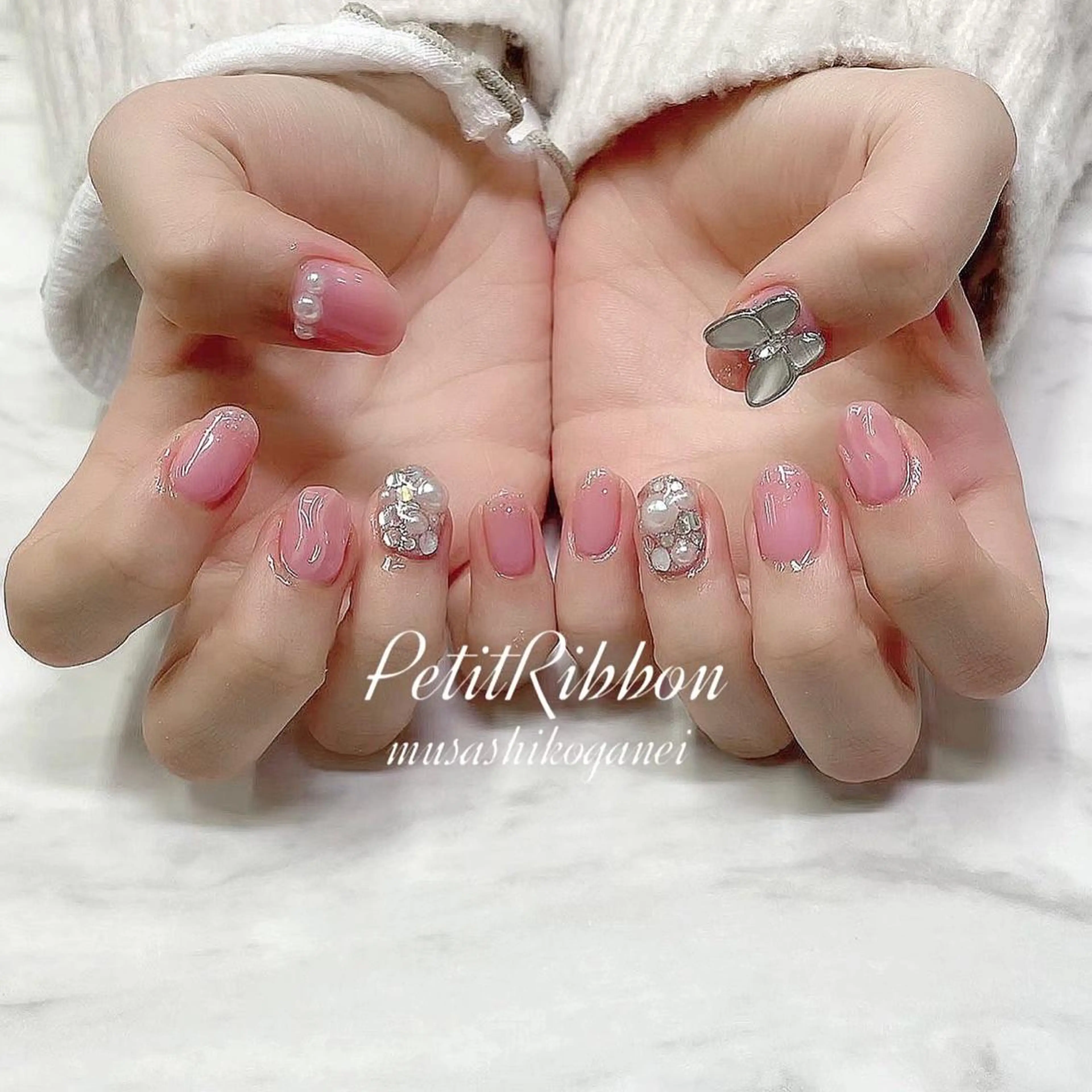 ネイル アートネイル ジェルネイル ミラーネイル 持ち込み ニュアンスネイル ハンドネイル ネイルPetit Ribbonのネイルデザイン