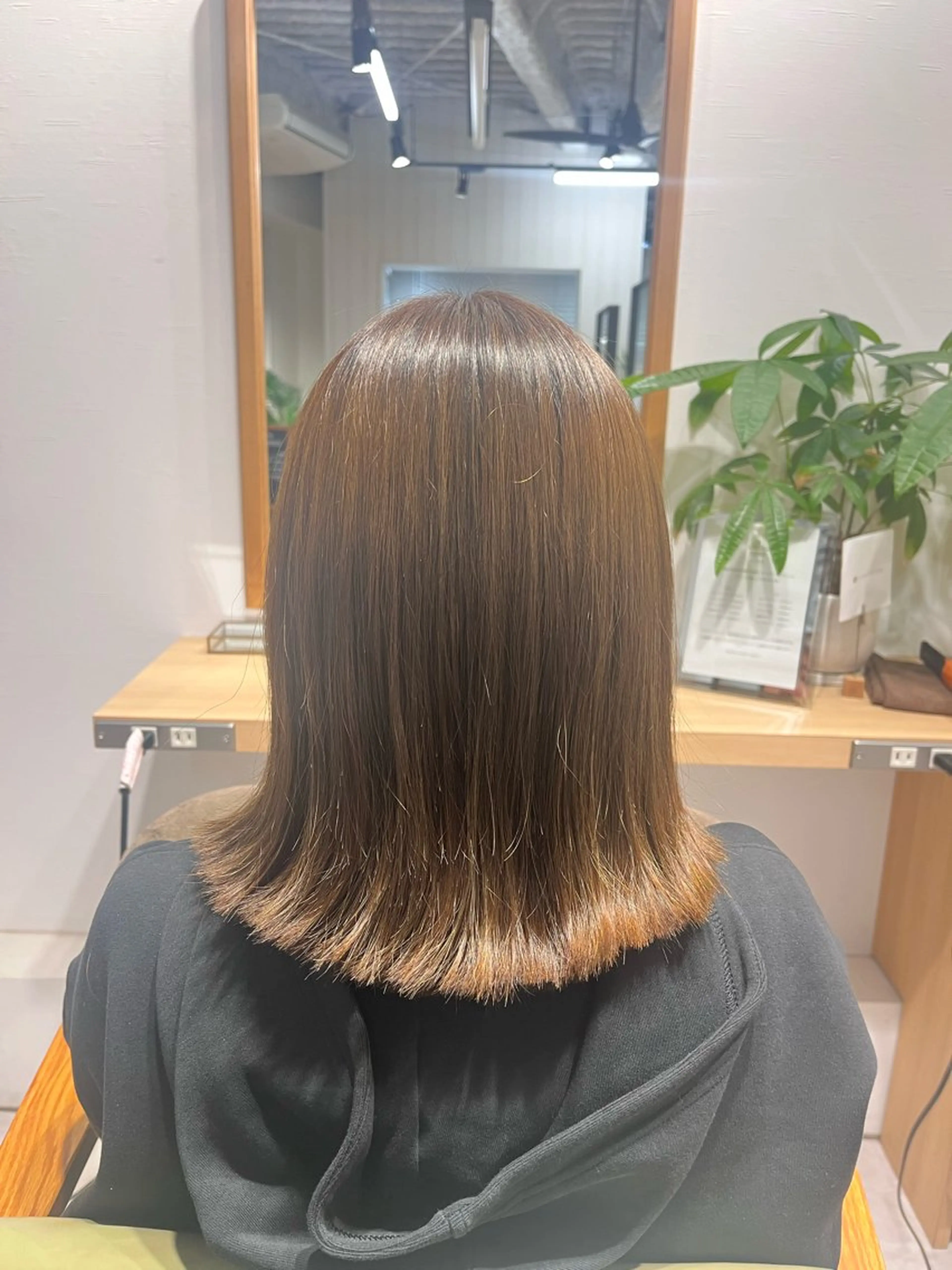 ミディアム カラー ベージュカラー オリーブベージュ カット ヘアカラー epic所属・武田 綺音のヘアスタイル