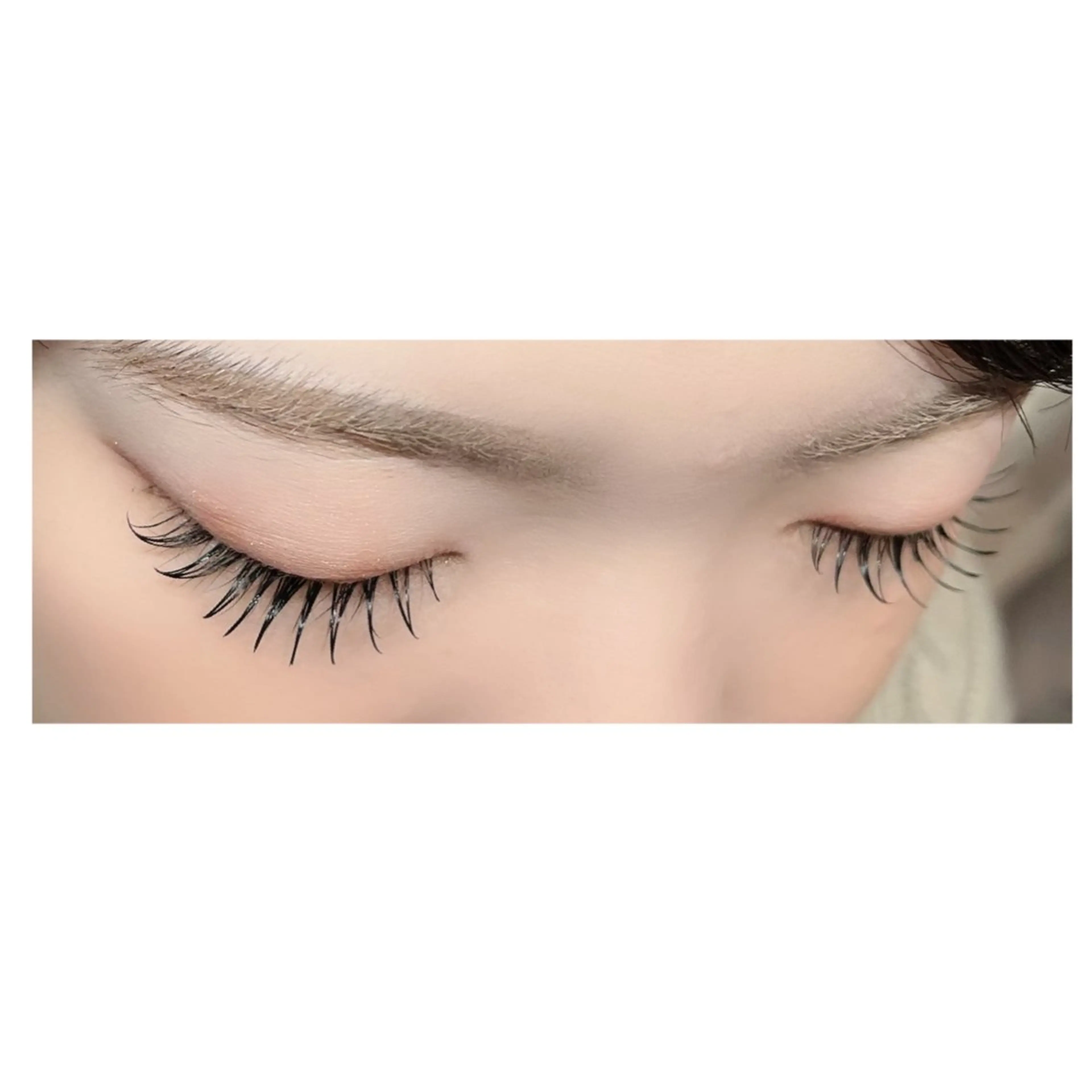 マツエク・マツパ 束感まつ毛 フラットラッシュ lrie ／  moeのマツエク・マツパデザイン