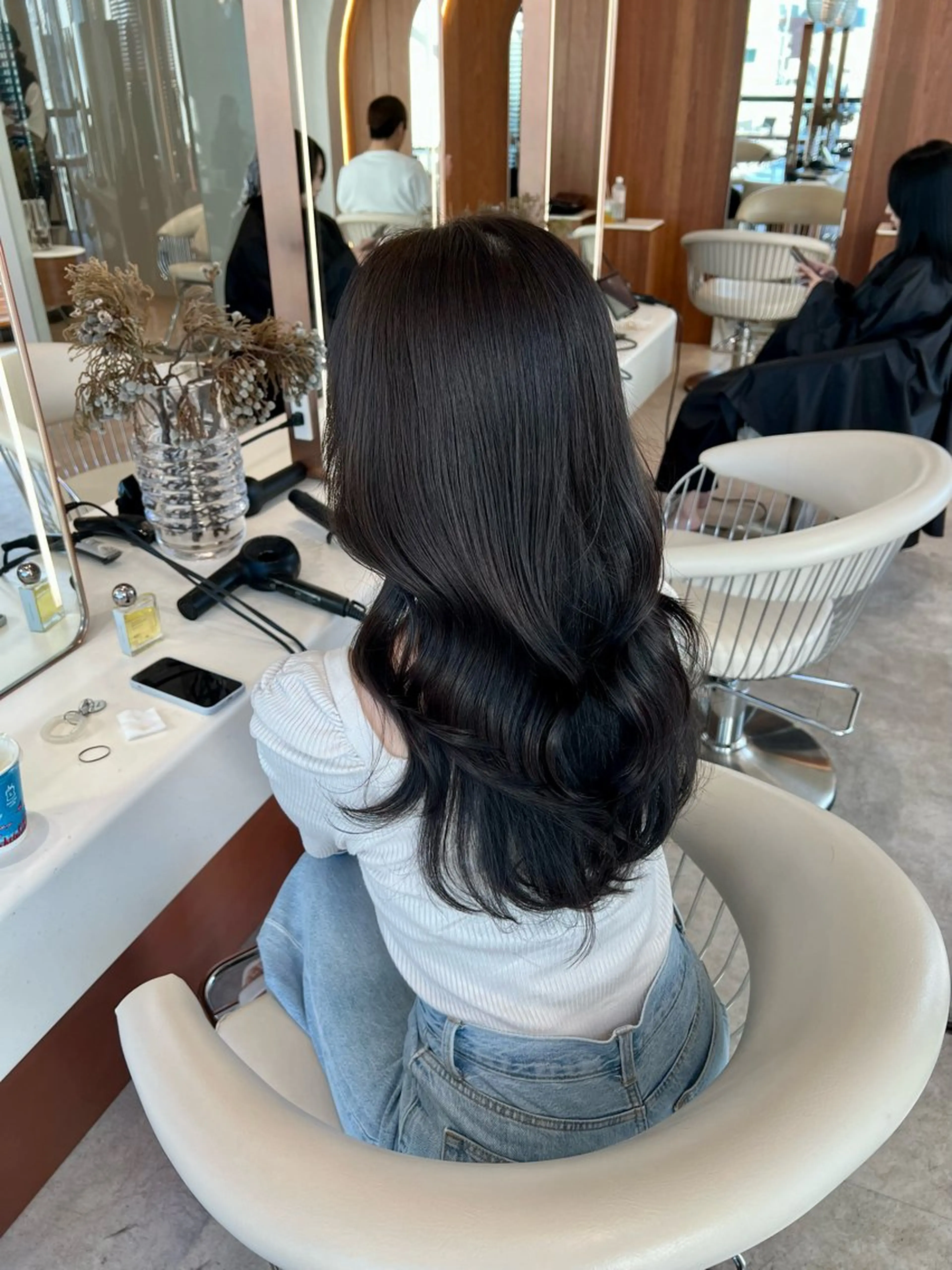 セミロング カラー ダークグレー ダークグレージュ グレージュ 韓国風ヘア レイヤーカット 韓国レイヤー🇰🇷 韓国研修◎渋谷カイトのヘアスタイル