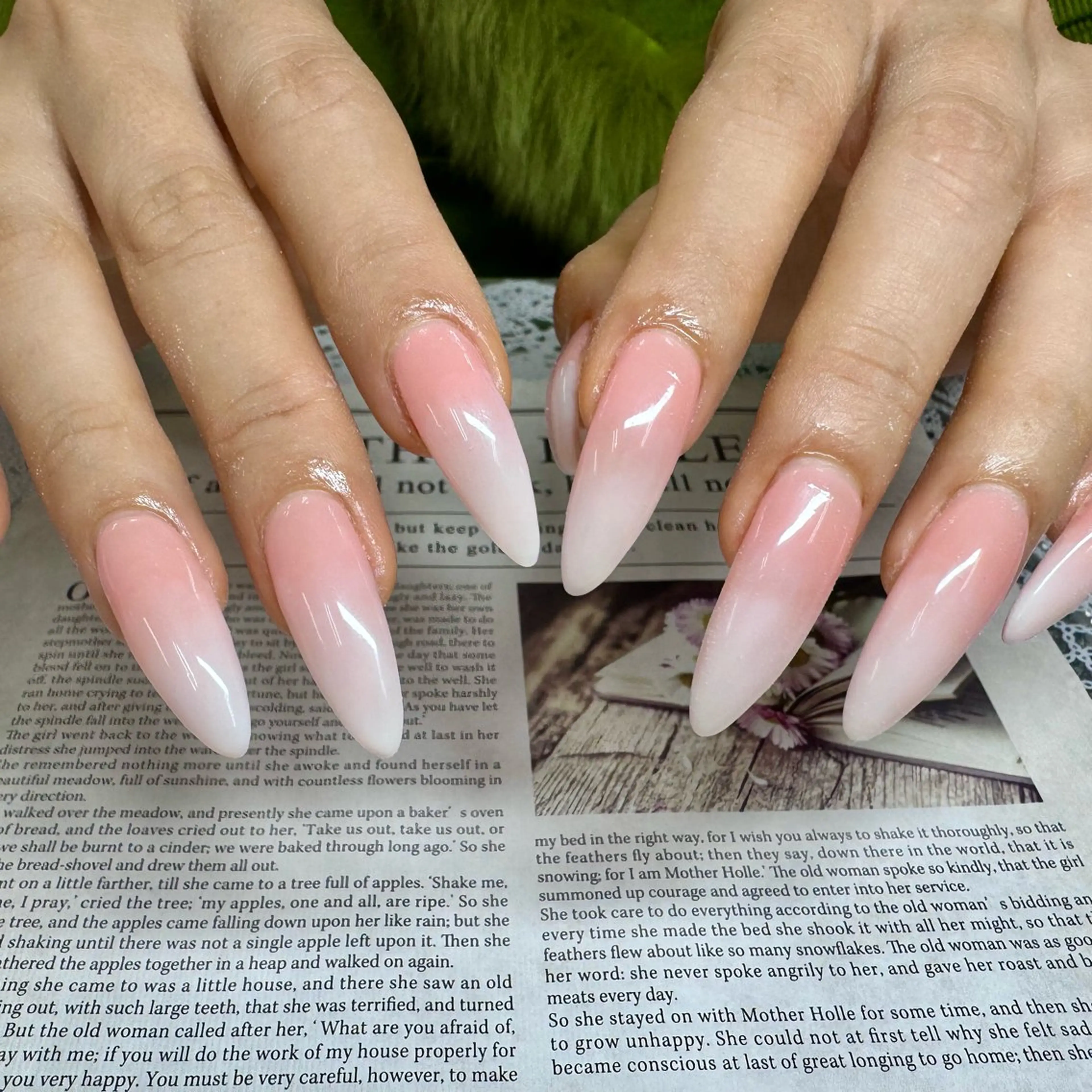 ネイル 戸田 宏美のネイルデザイン