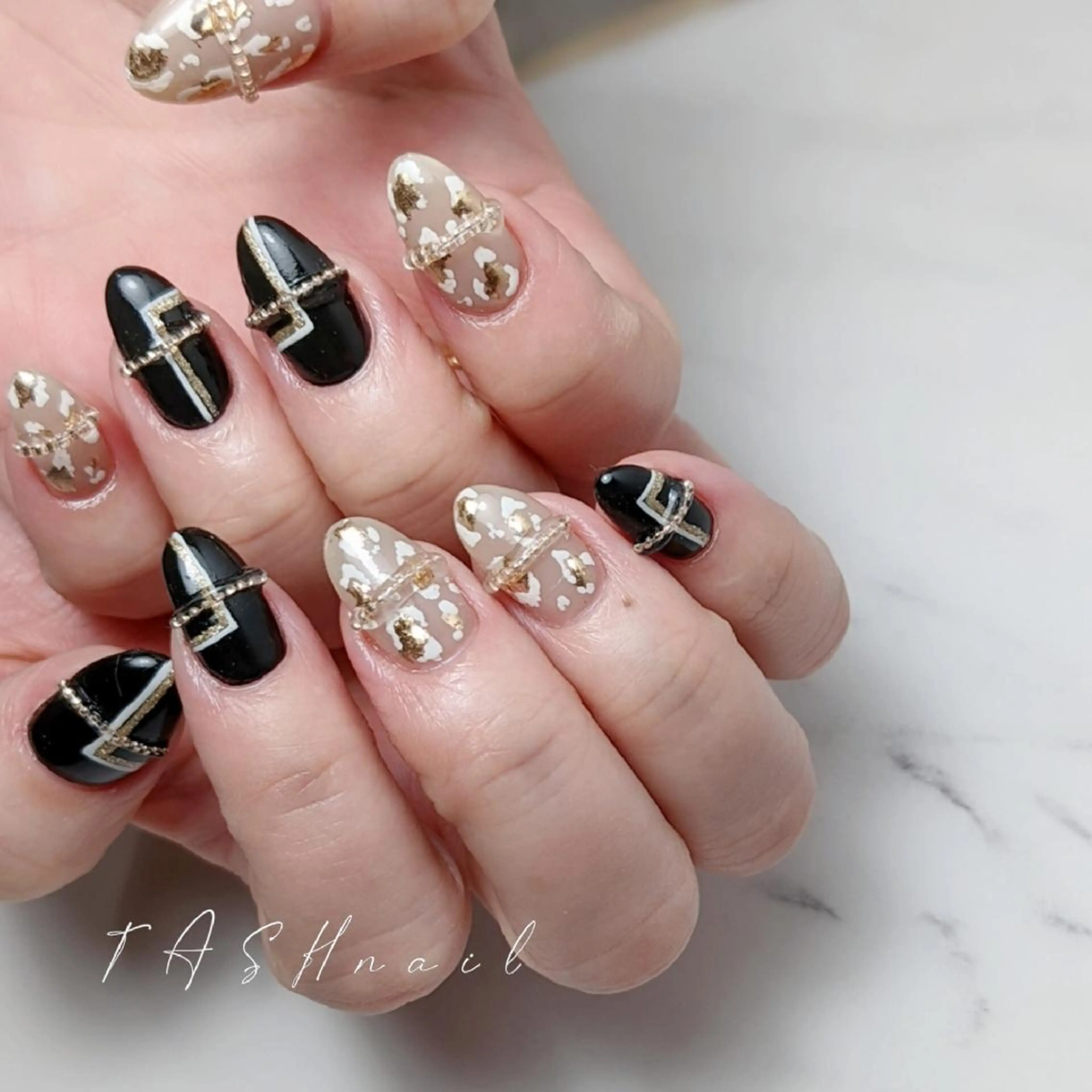 ネイル TASH nailのネイルデザイン