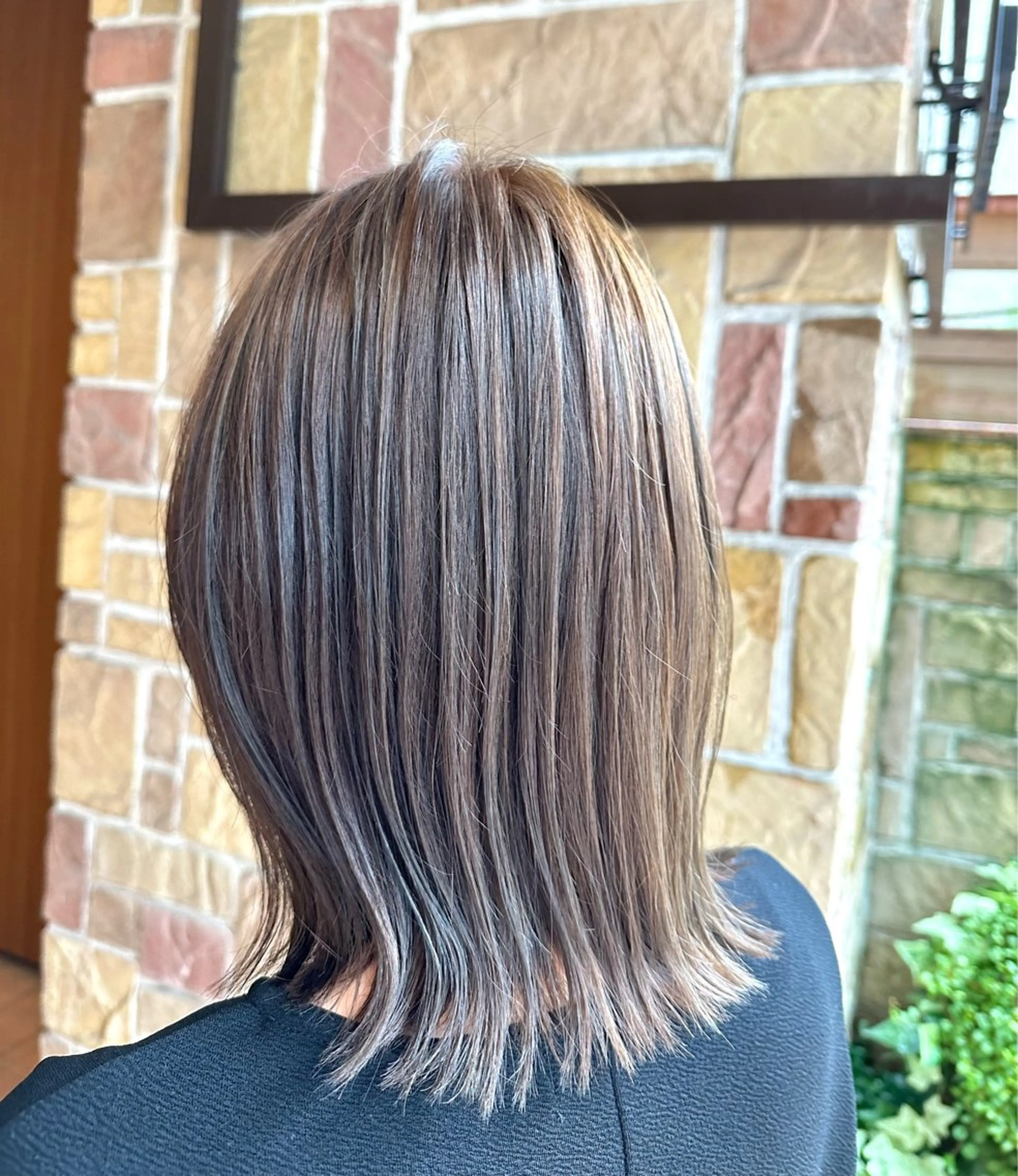 セミロング 西出 茉燦のヘアスタイル