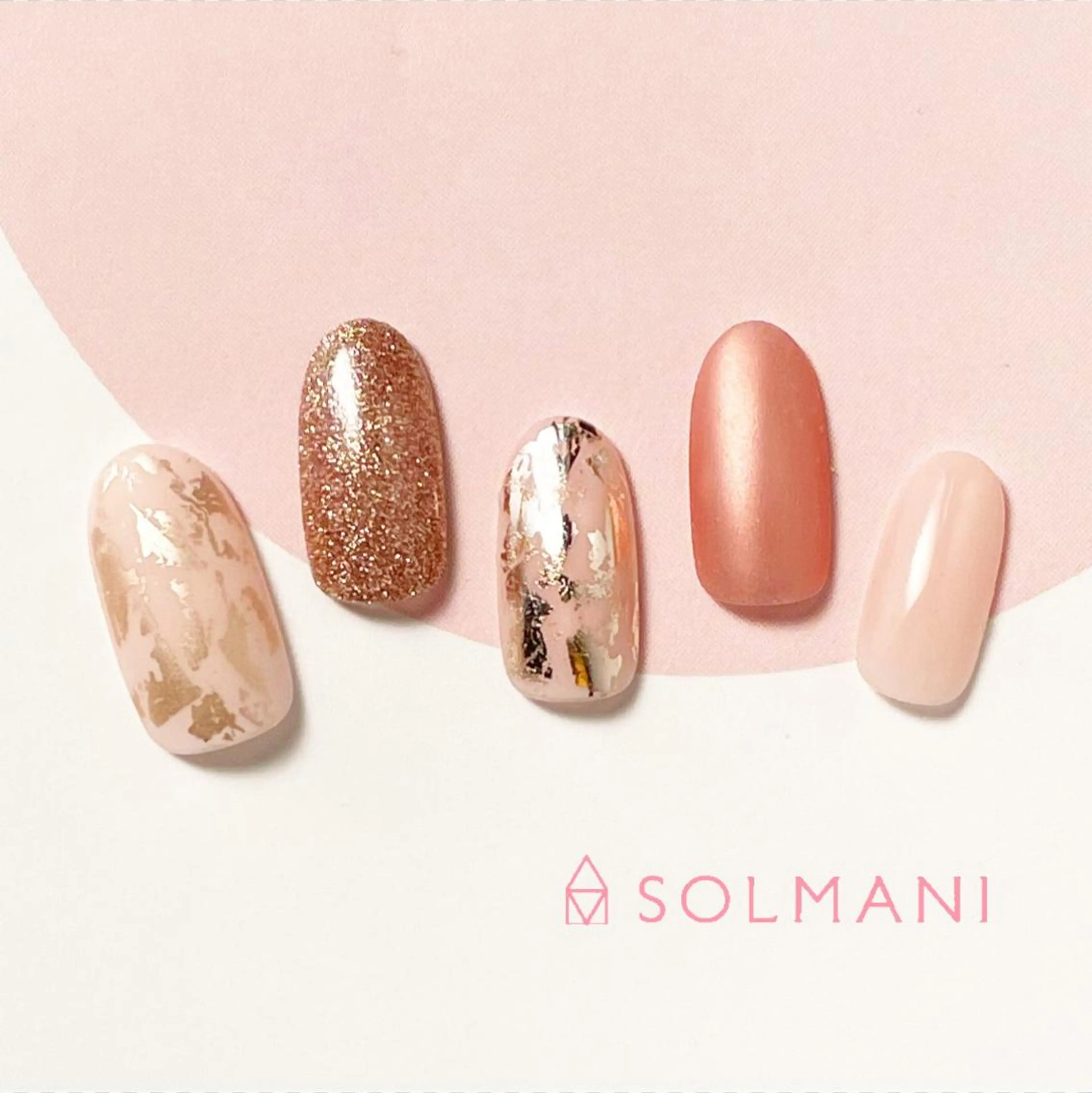 ネイル ミラーネイル ニュアンスネイル SOLMANI 予約担当のネイルデザイン