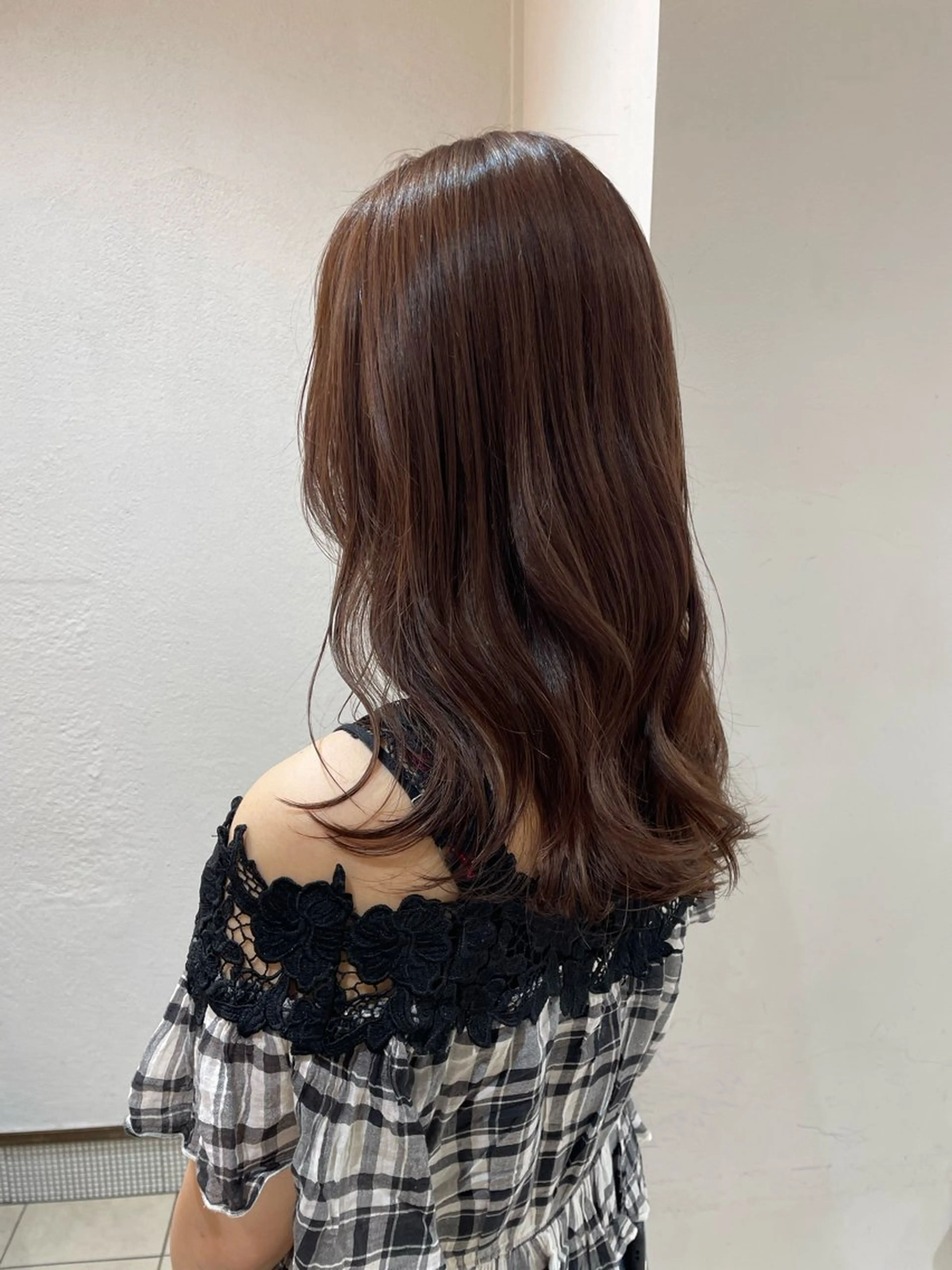 セミロング カラー ブラウンカラー ハイライトカラー ハイライト カット ヘアカラー VanCouncil 千種所属・大竹 穂香のヘアスタイル