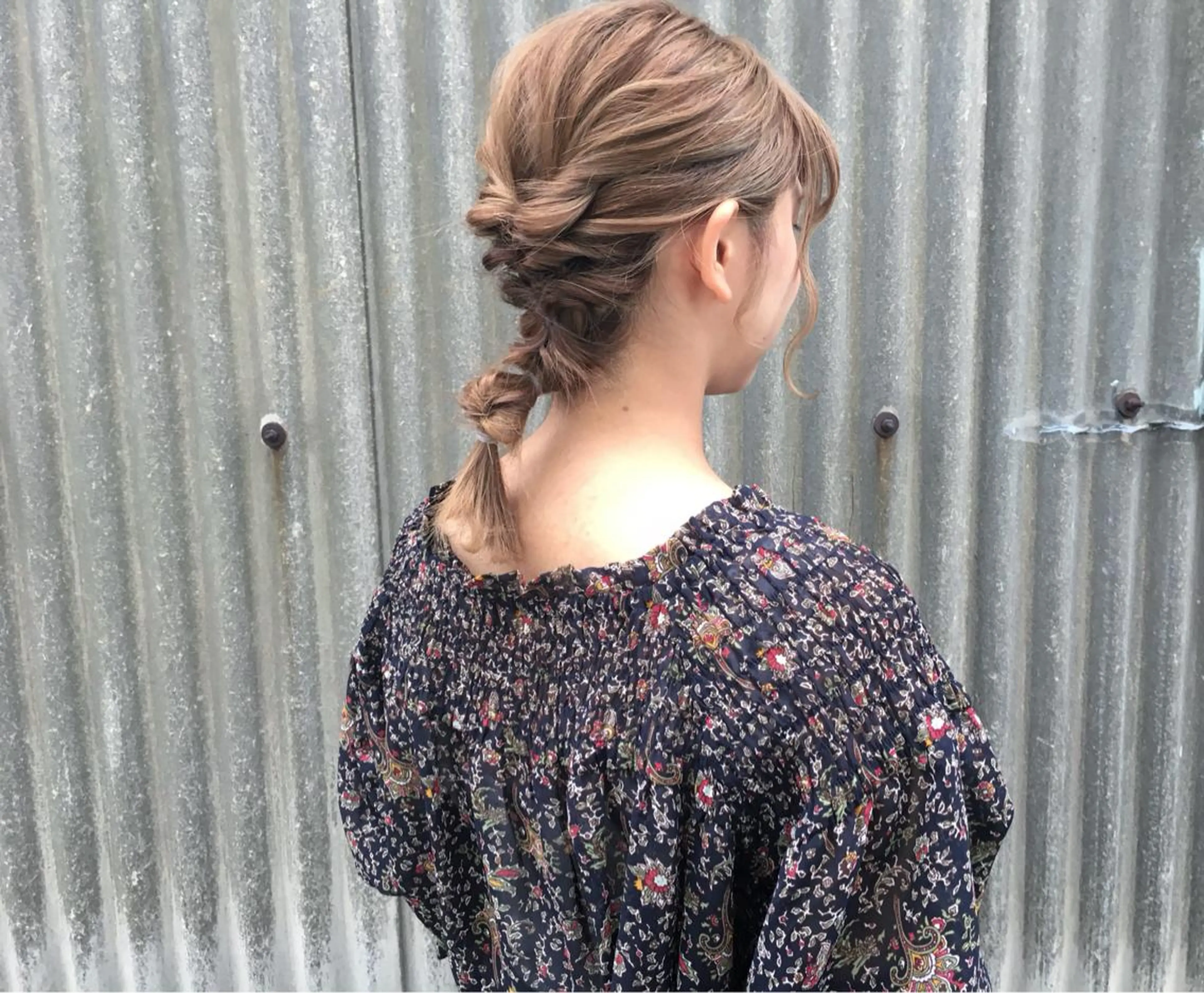 ミディアム カラー ヘアアレンジ 野々村 朋美のヘアスタイル