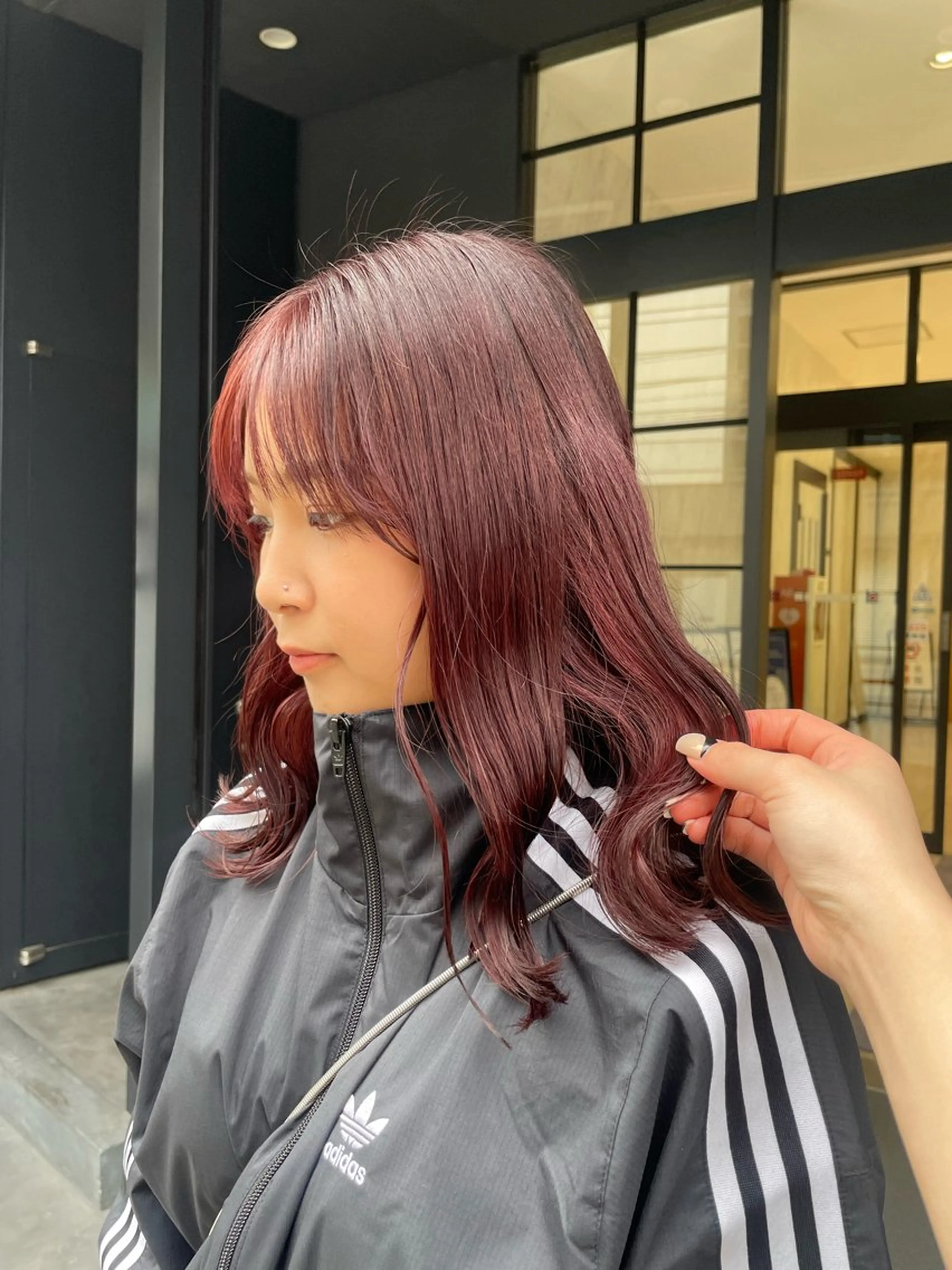 ミディアム Neale. ナナカのヘアスタイル