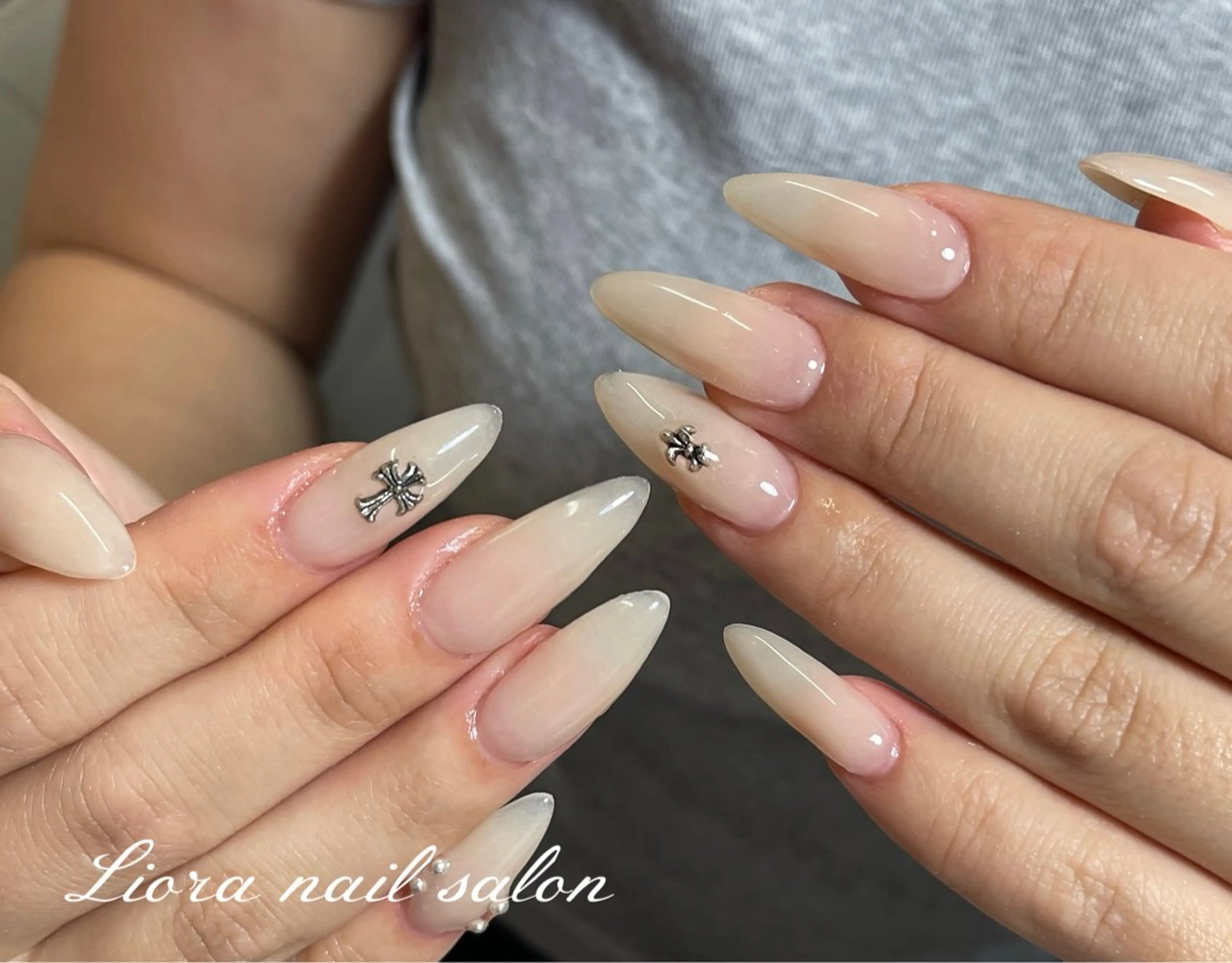 ネイル チークネイル フットネイル フレンチネイル ジェルネイル ガーリー ハンドネイル Liora nail 1のネイルデザイン