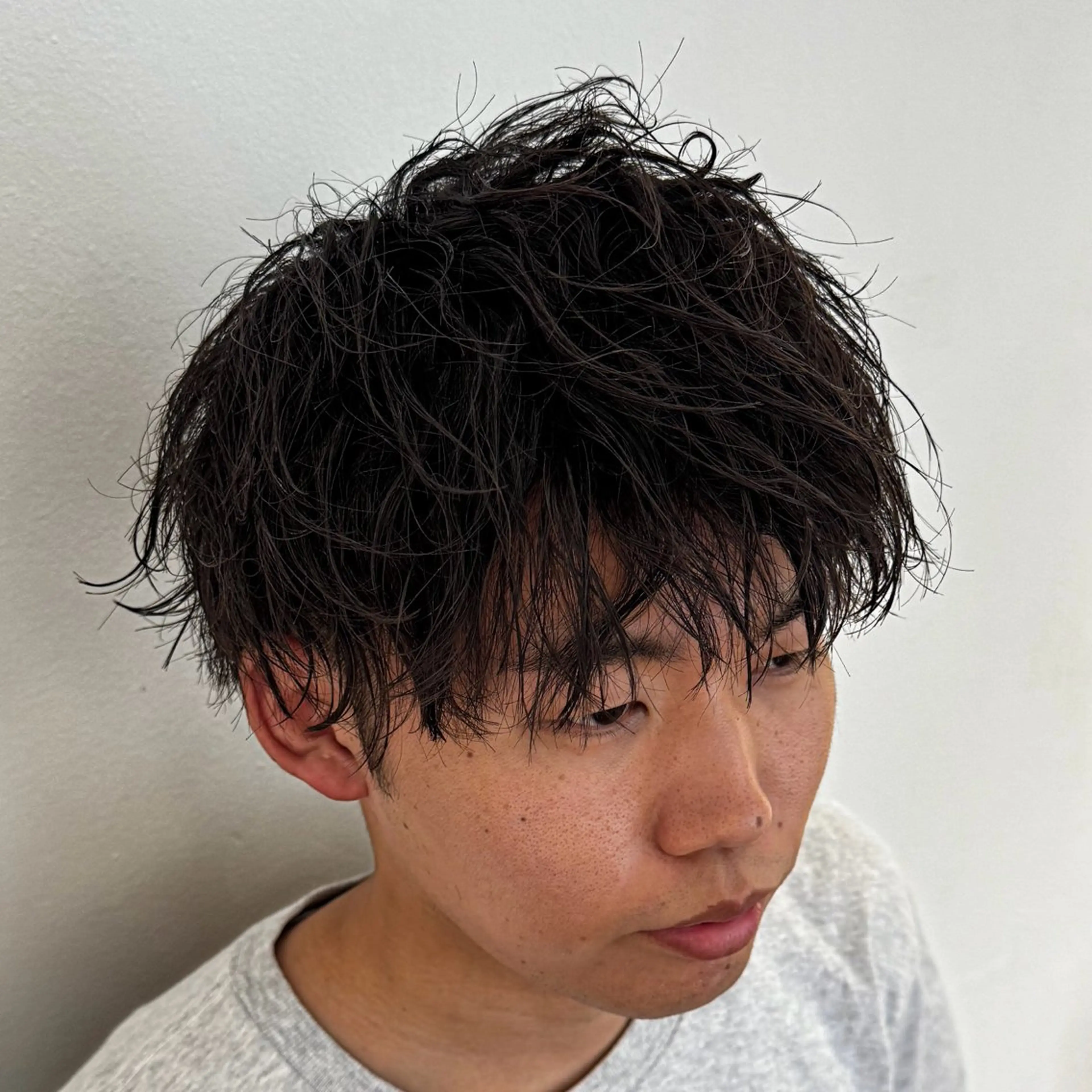 ショート パーマ メンズ メンズパーマ 波巻きパーマ カット 吉田 新平のヘアスタイル