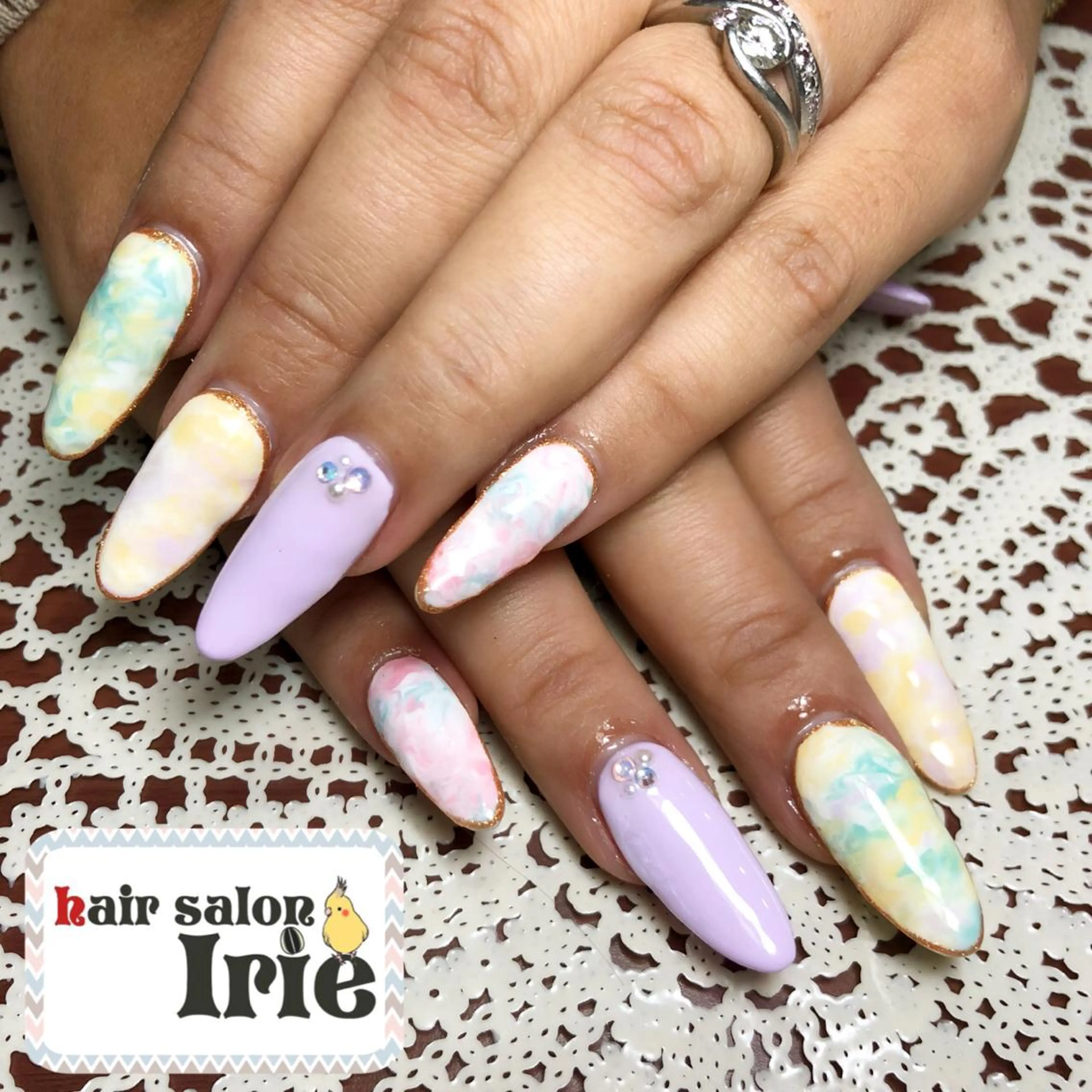 ネイル 長さ出し フットネイル ジェルネイル ゴージャス おそろいネイル Hair salon Irie所属・與儀 知佳のネイルデザイン