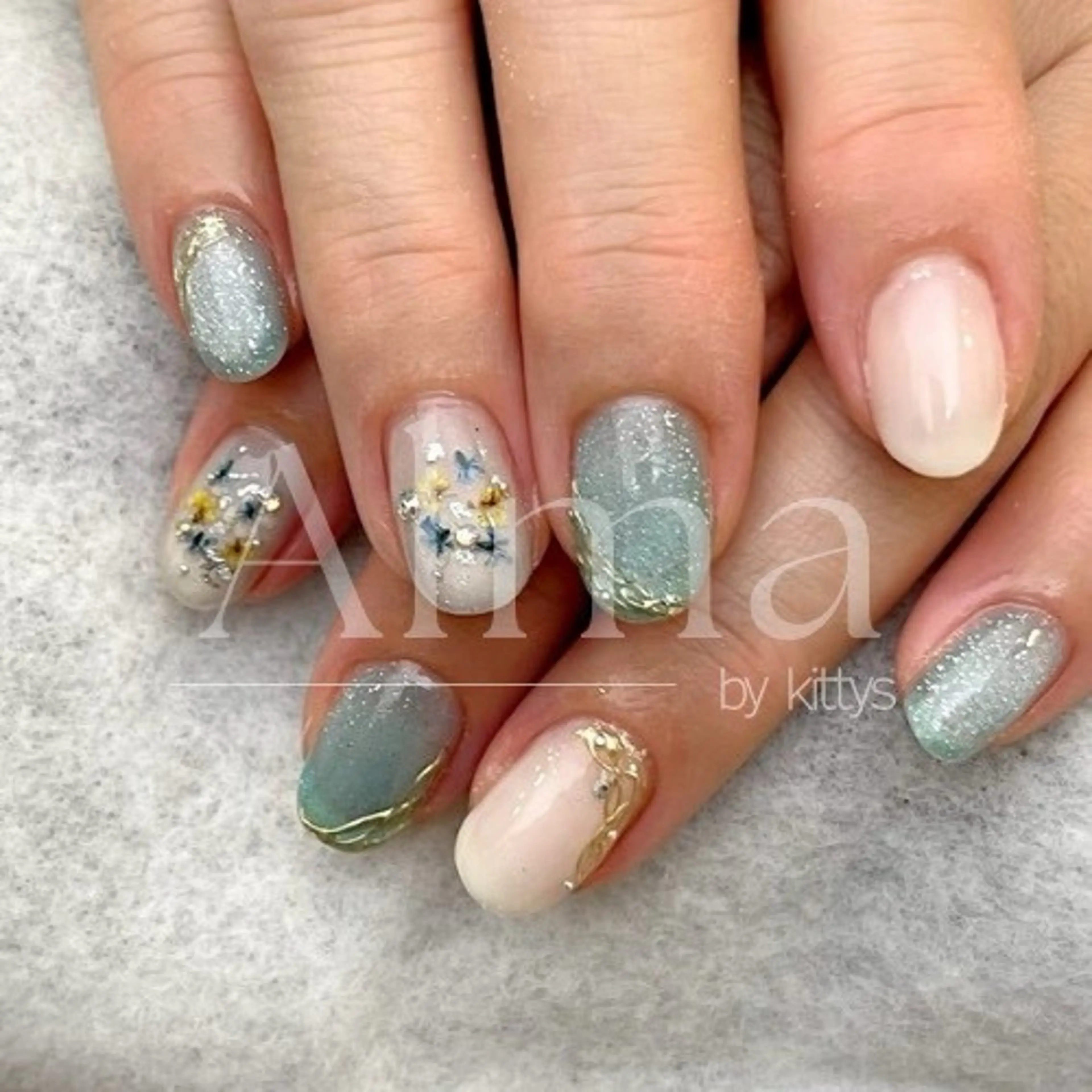 ネイル ハンドネイル Alma by kittys 谷保店所属・Alma chitoseのネイルデザイン