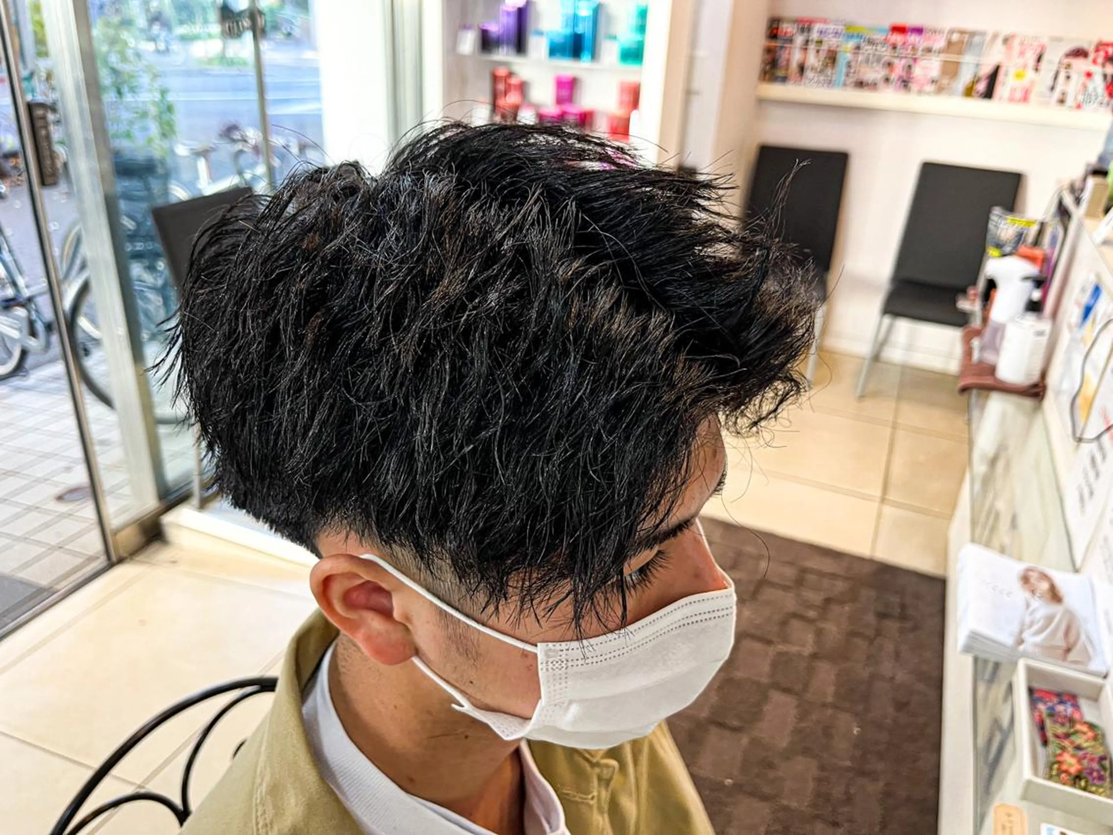 ショート パーマ メンズ センターパート ショートヘア カット パーマ 韓国風メンズ/毛流れ ヘアなら須田龍世のヘアスタイル