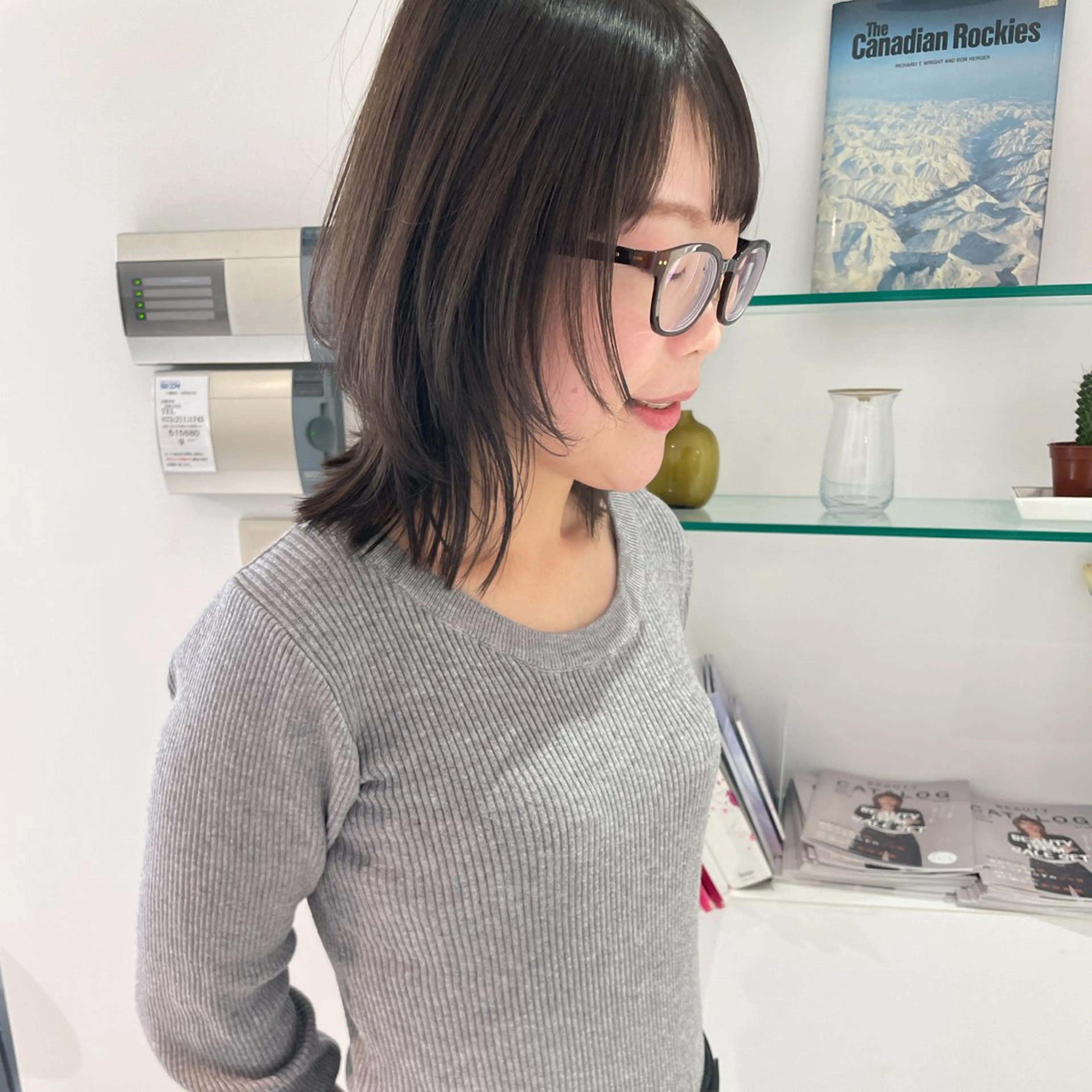 ミディアム 顔まわりレイヤー レイヤーカット カット ヘアカラー 似合わせヘア🤍 面田法子のヘアスタイル