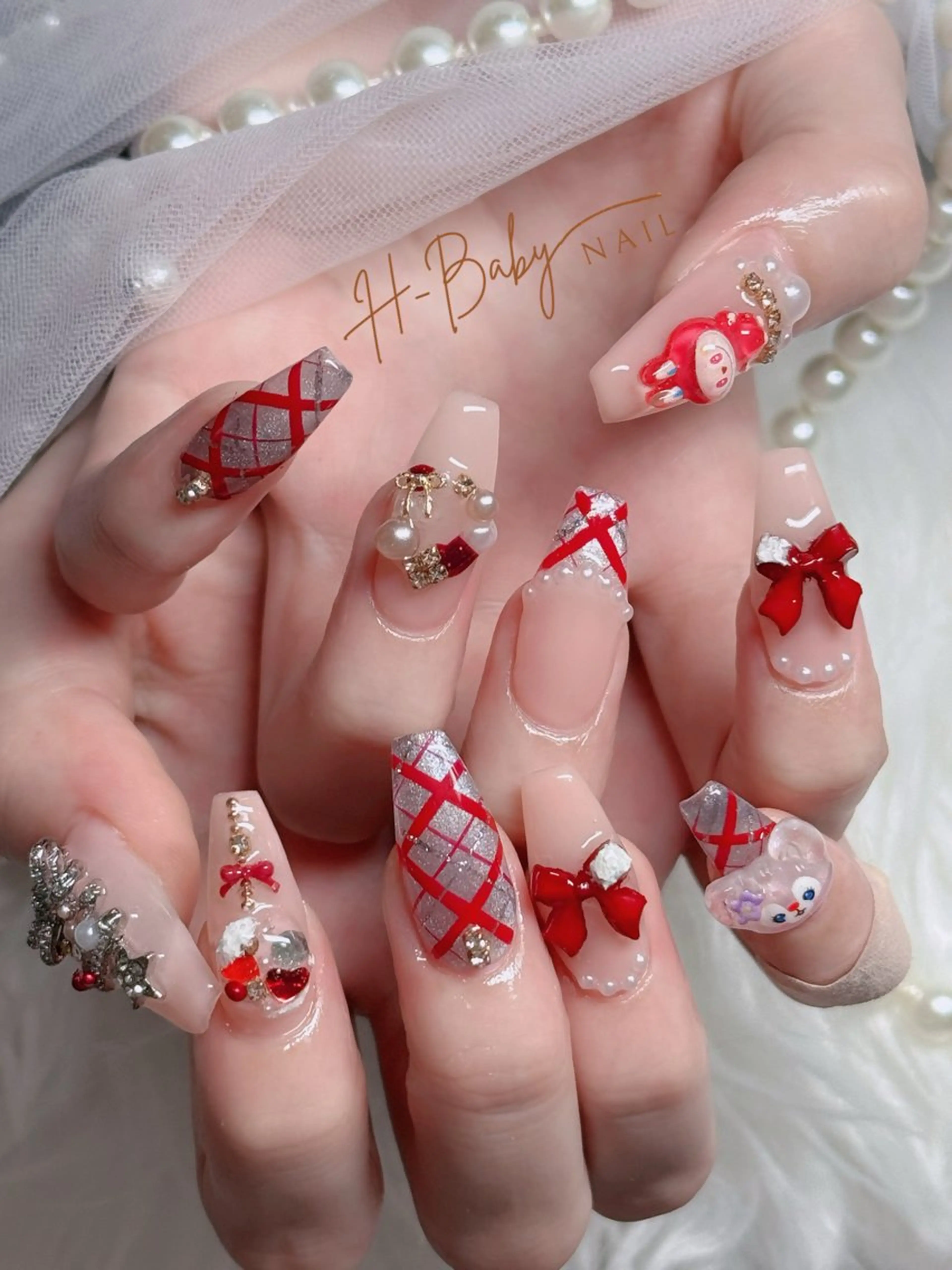 ネイル フレンチネイル ジェルネイル ガラスフレンチ ハロウィン ハート ハンドネイル H.baby Nail Salonのネイルデザイン