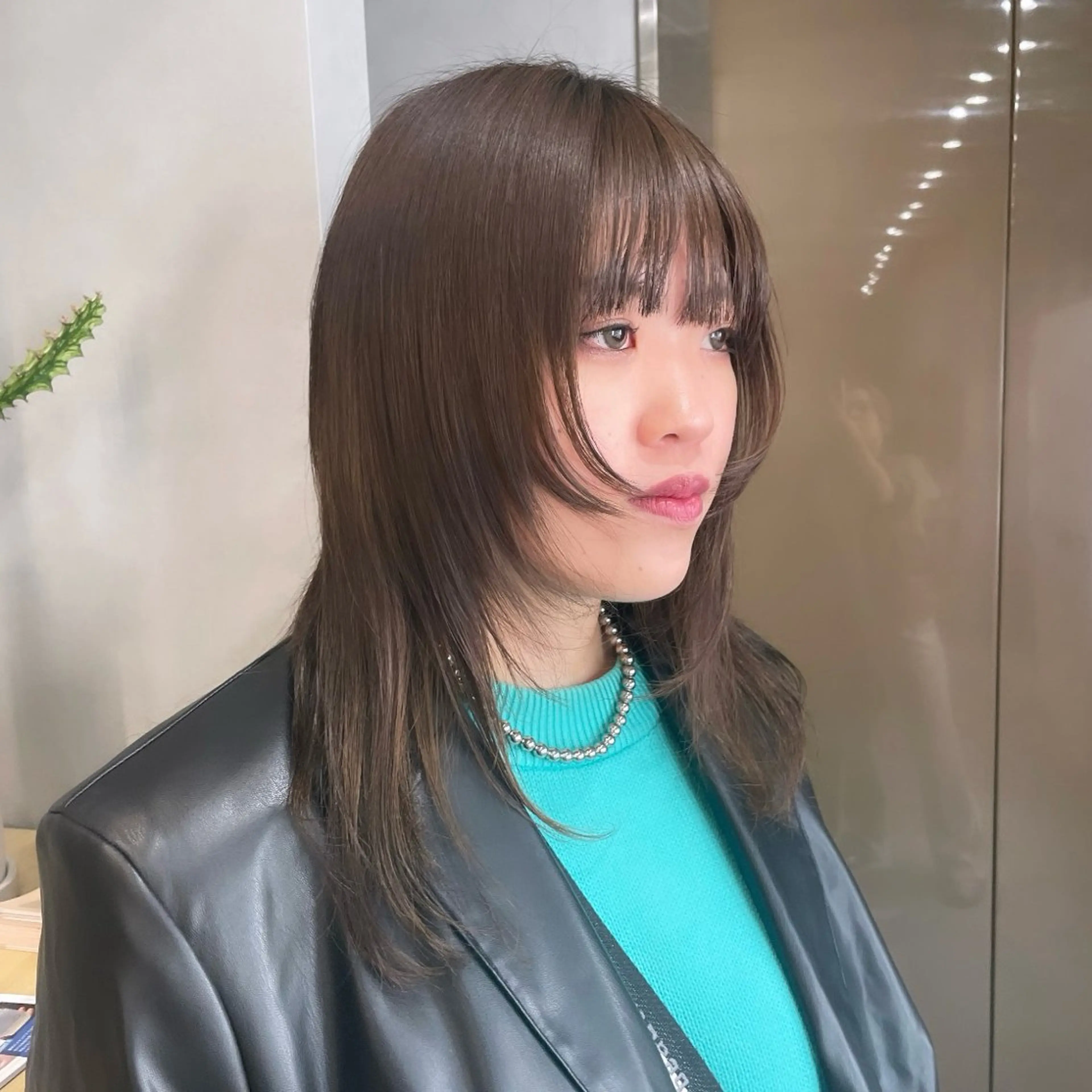 ミディアム カラー 顔まわりレイヤー 顔周りカット レイヤーカット カット Rui/透明感カラー 暖色/レイヤーカットのヘアスタイル