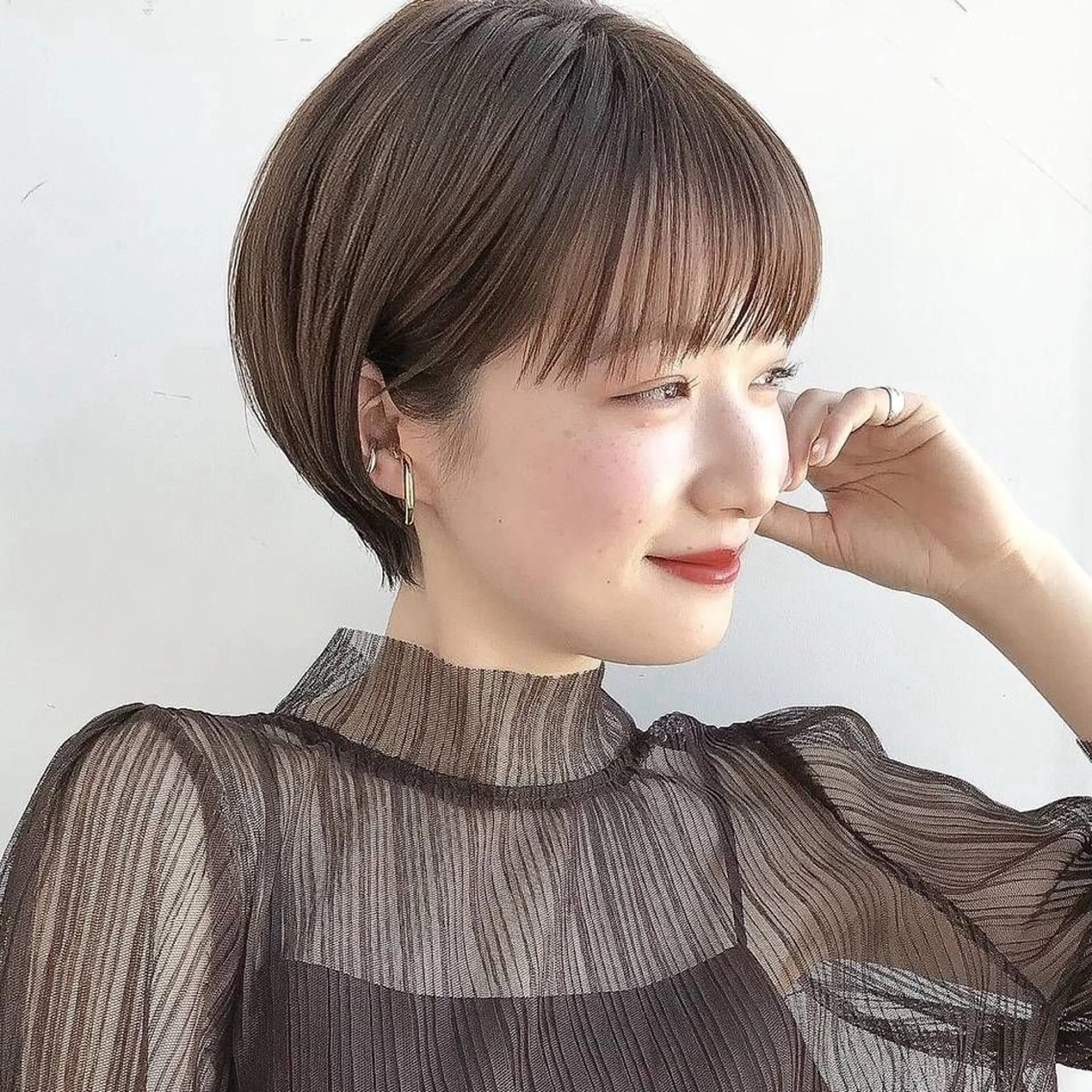 ショート MINAMO 韓国レイヤーのヘアスタイル