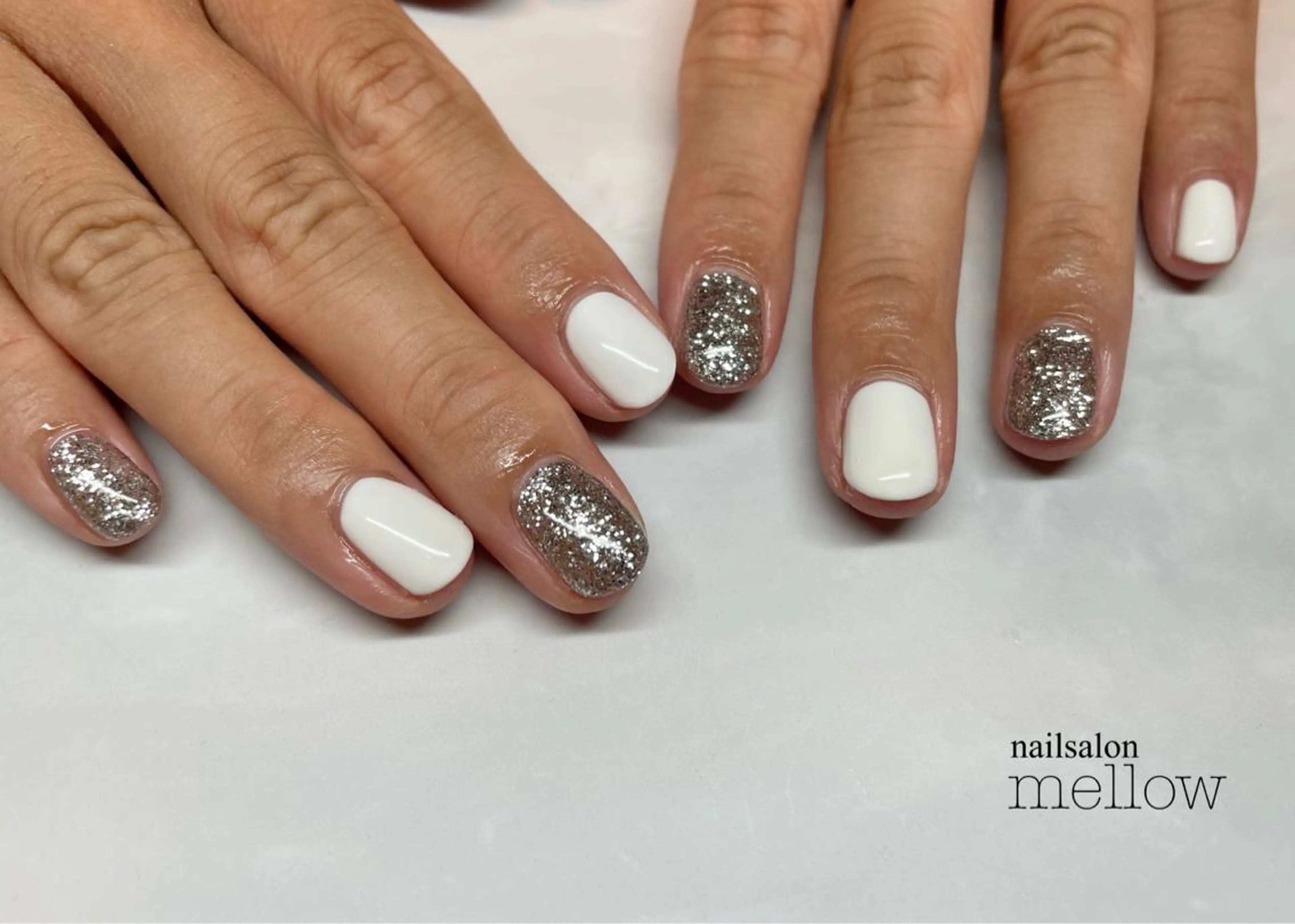 ネイル シルバー ホワイト 大山 浩美のネイルデザイン