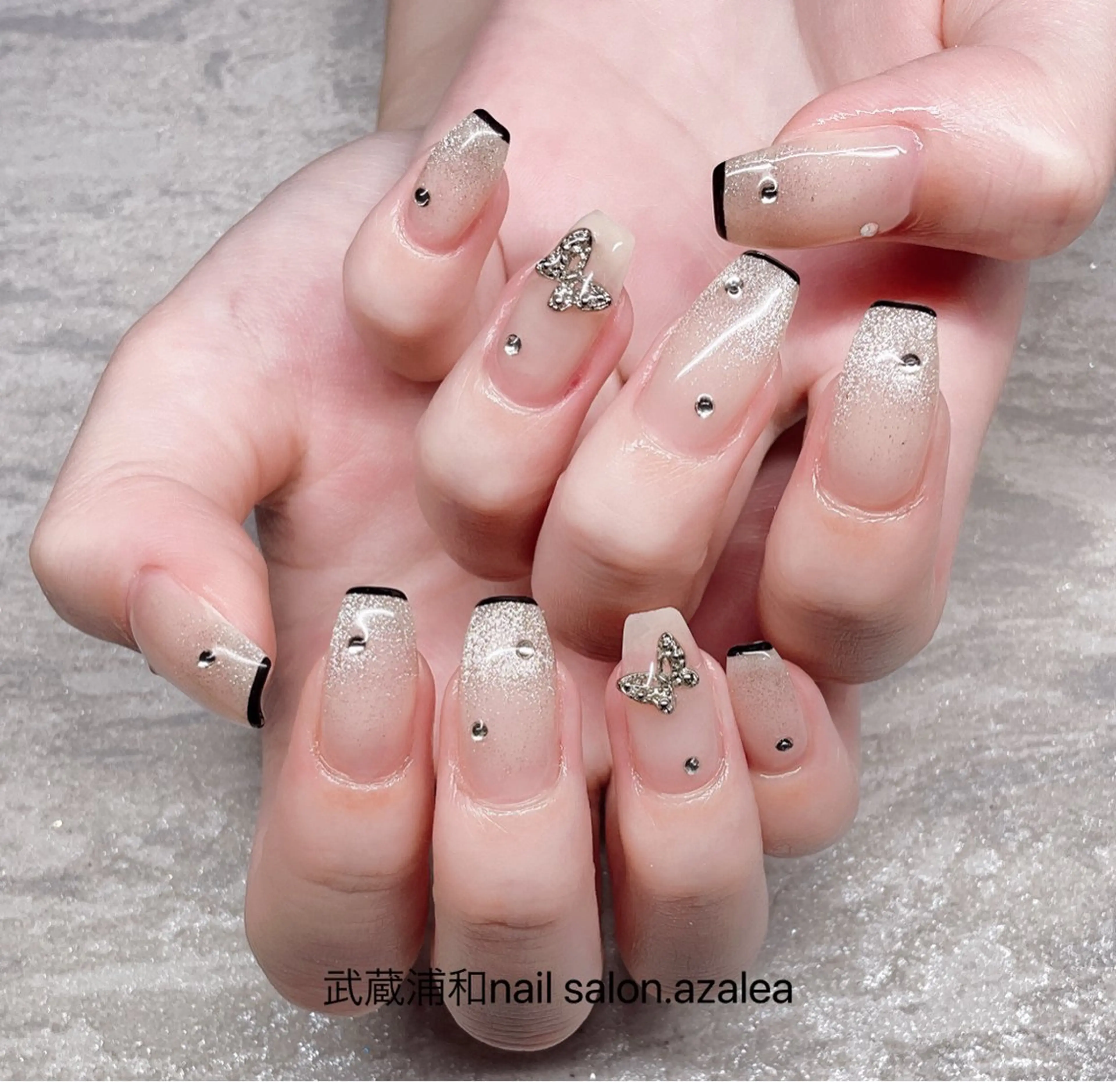 ネイル ハンドネイル R inのネイルデザイン