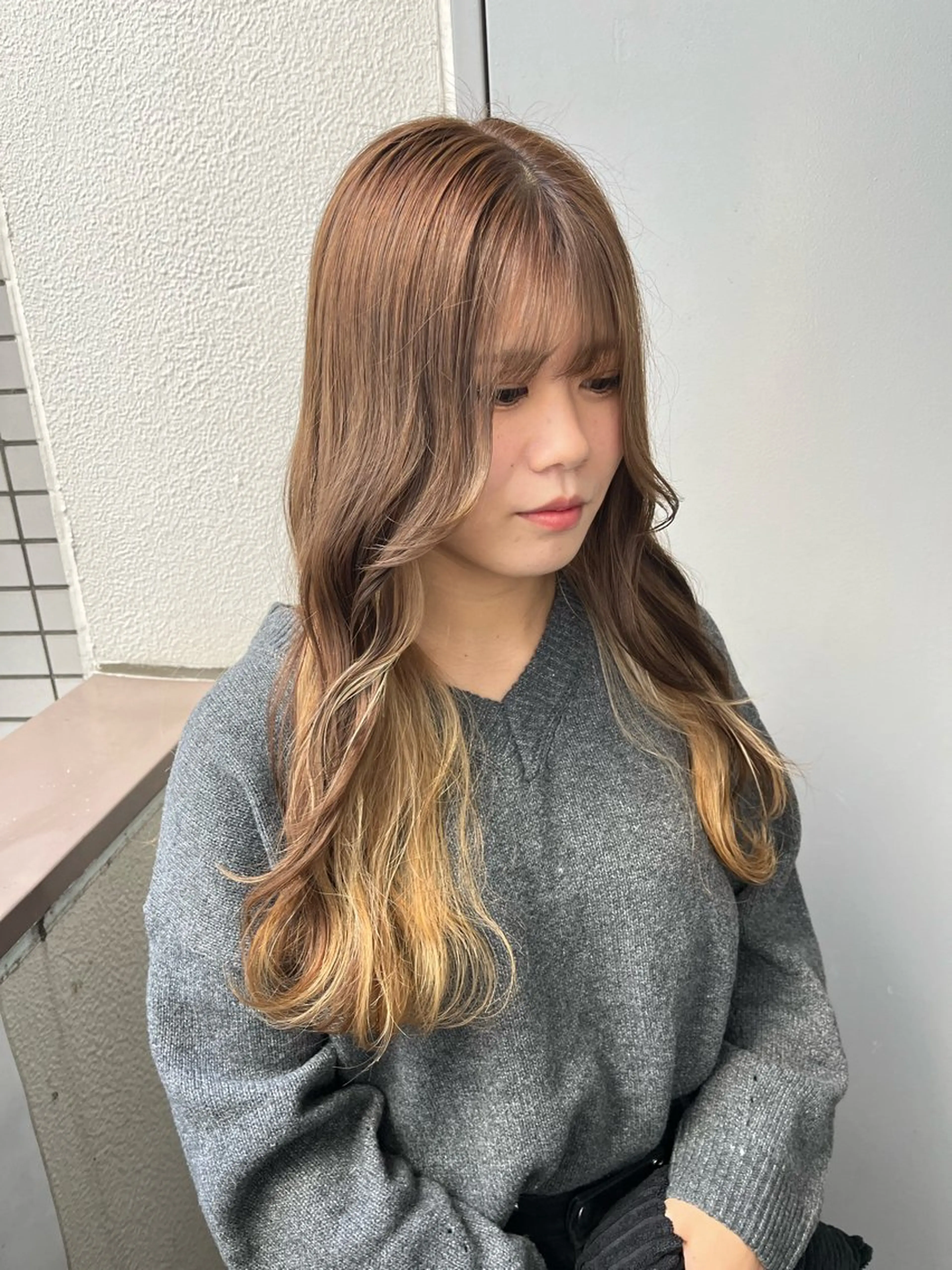 カラー ヘアカラー ハイトーンカラー 🦄レイヤーカットのヘアスタイル