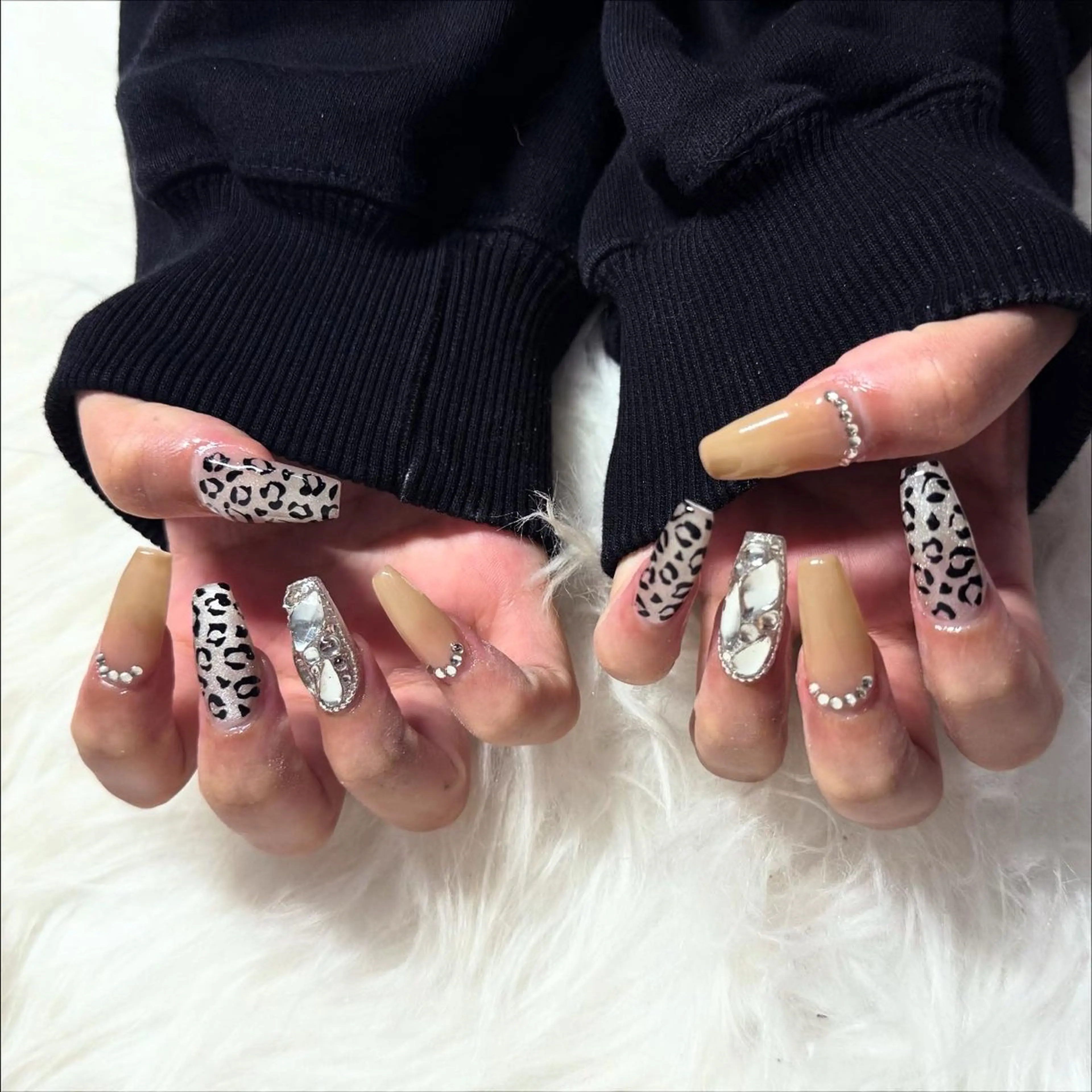 ロング ハンドネイル mao .のネイルデザイン