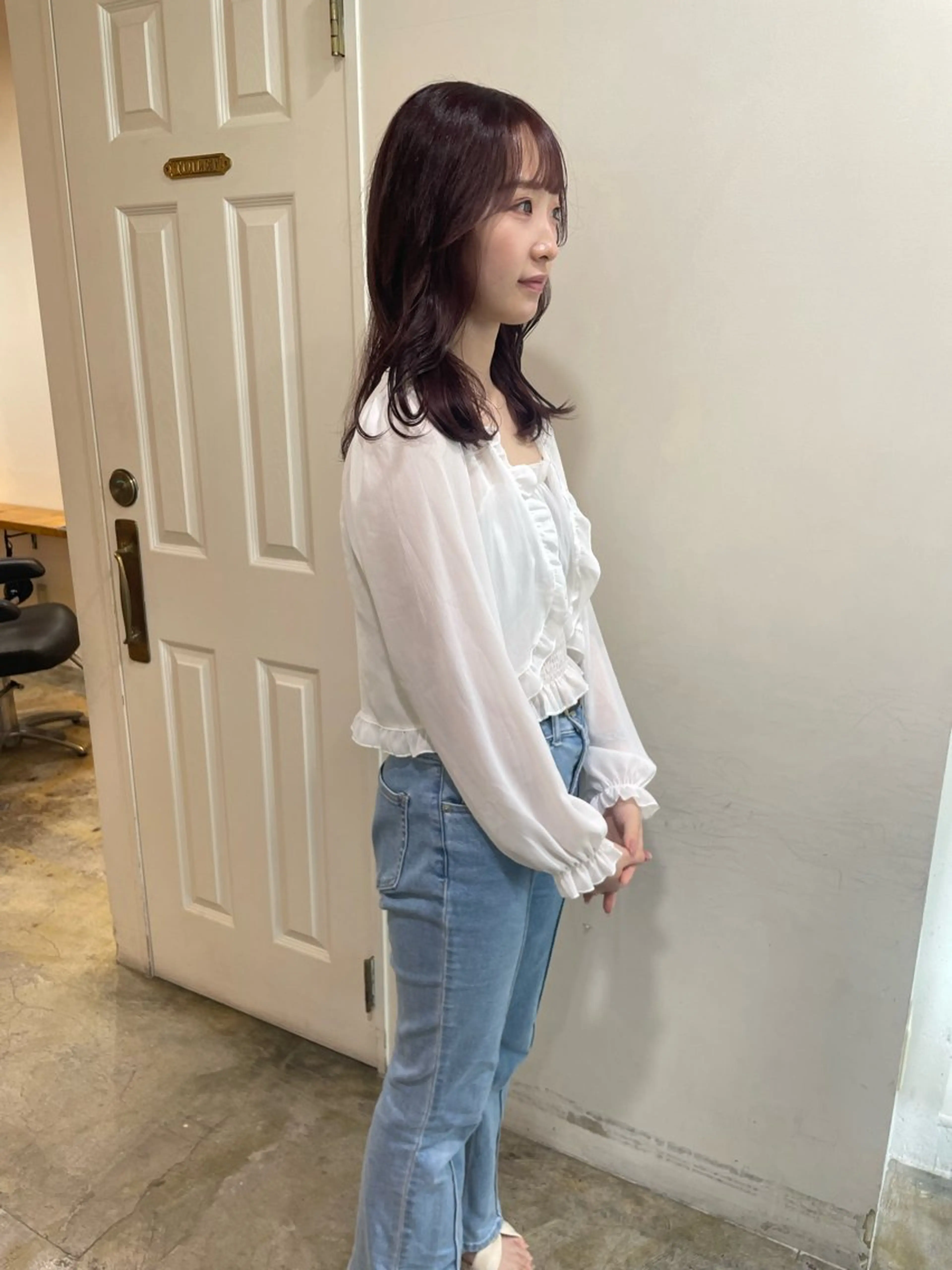 セミロング カラー ブラウンカラー ピンクカラー ピンクブラウン カット ヘアカラー トリートメント MIOベージュカラー 柔らかいカラーのヘアスタイル