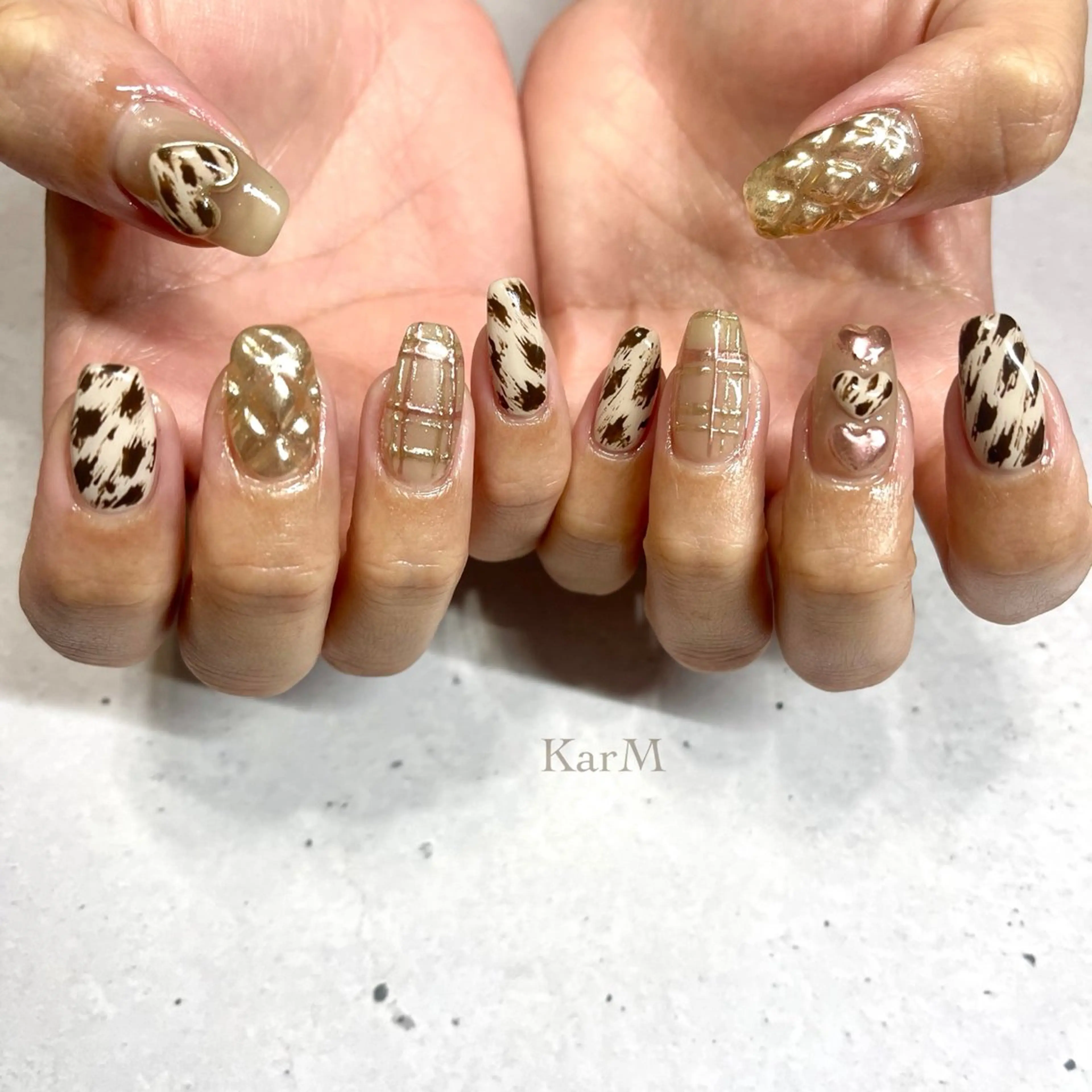 ネイル アニマル柄 オーロラネイル チークネイル フラッシュネイル フレンチネイル ハンドネイル ogino karinのネイルデザイン