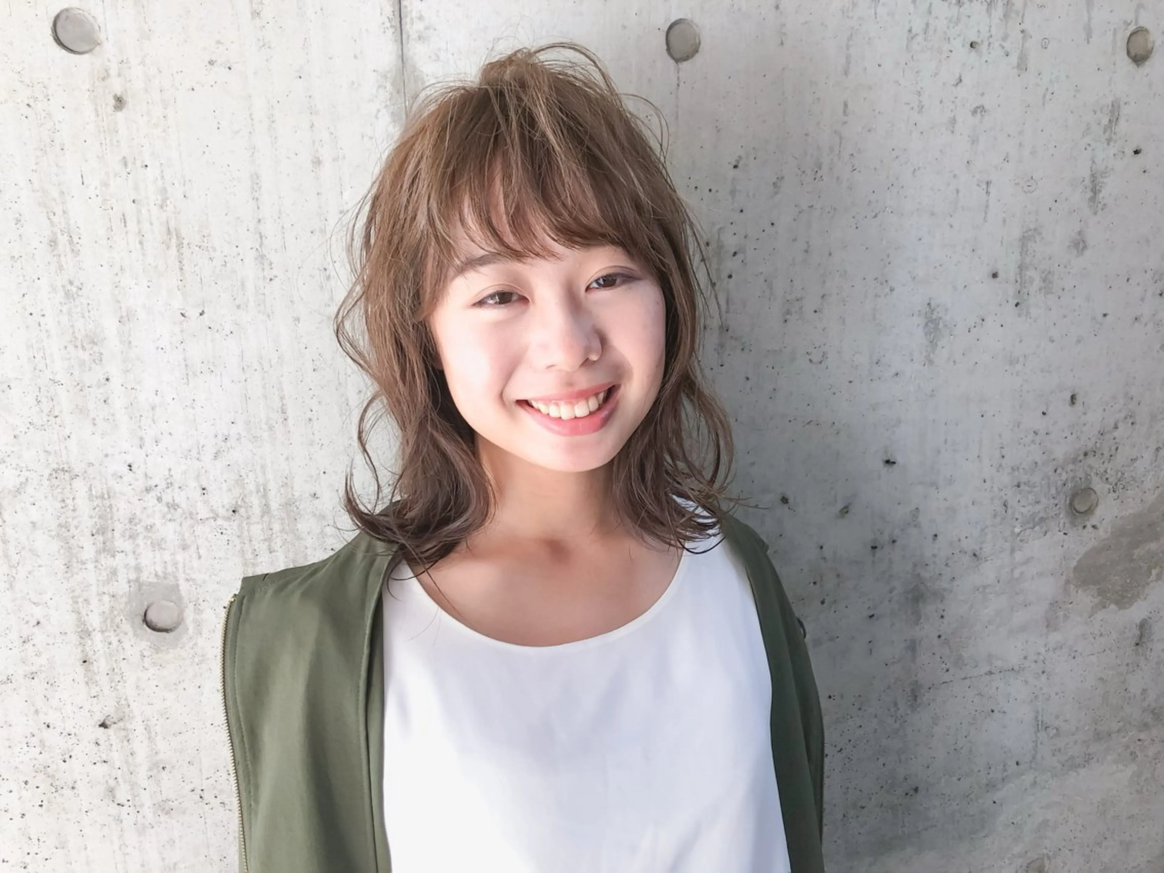 ミディアム カラー カット ヘアカラー トリートメント HAIRsalon BONDS所属・山本 佳裕のヘアスタイル