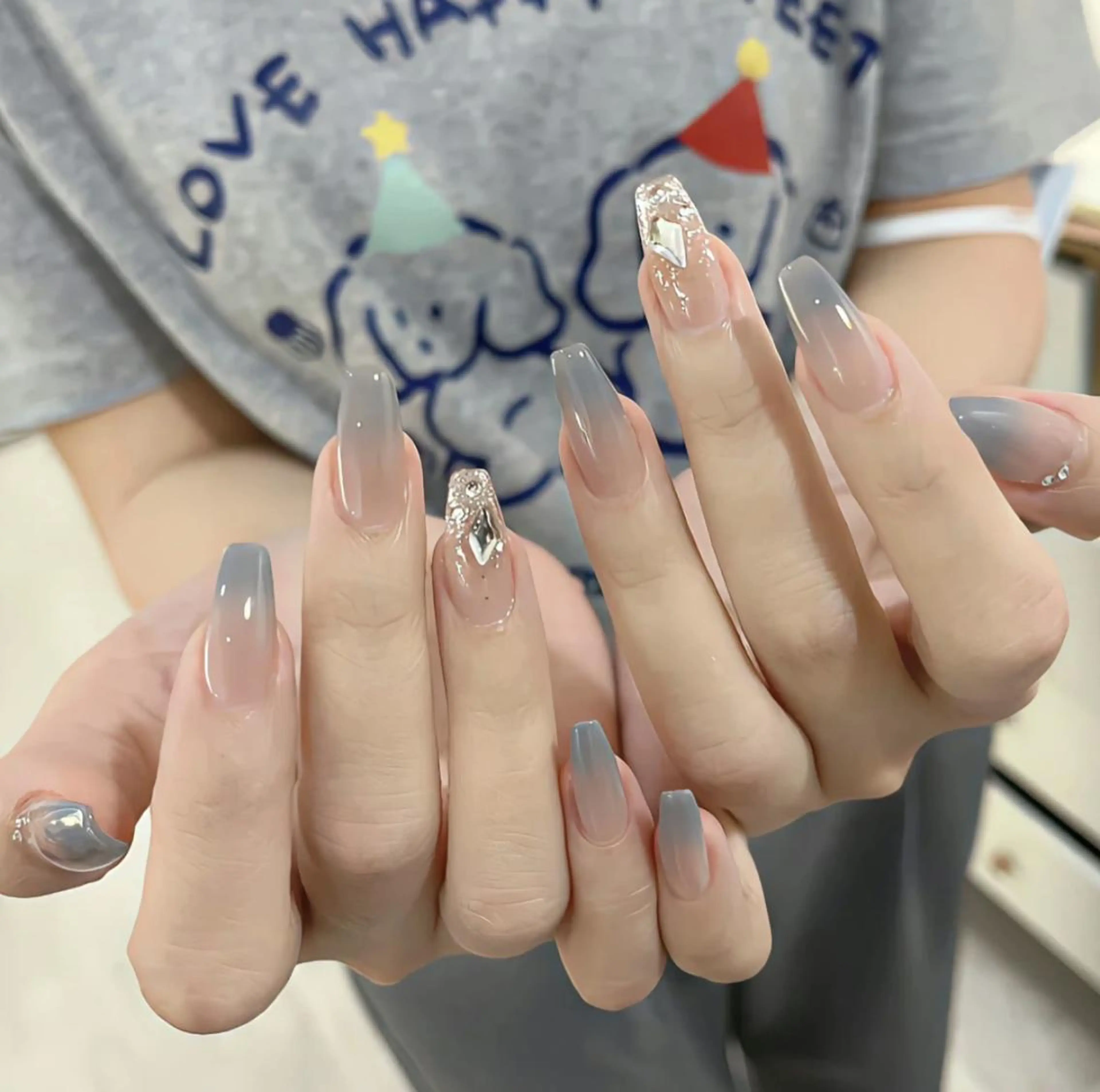 ネイル アートネイル 長さ出し ネイルチップ Queens momoのネイルデザイン