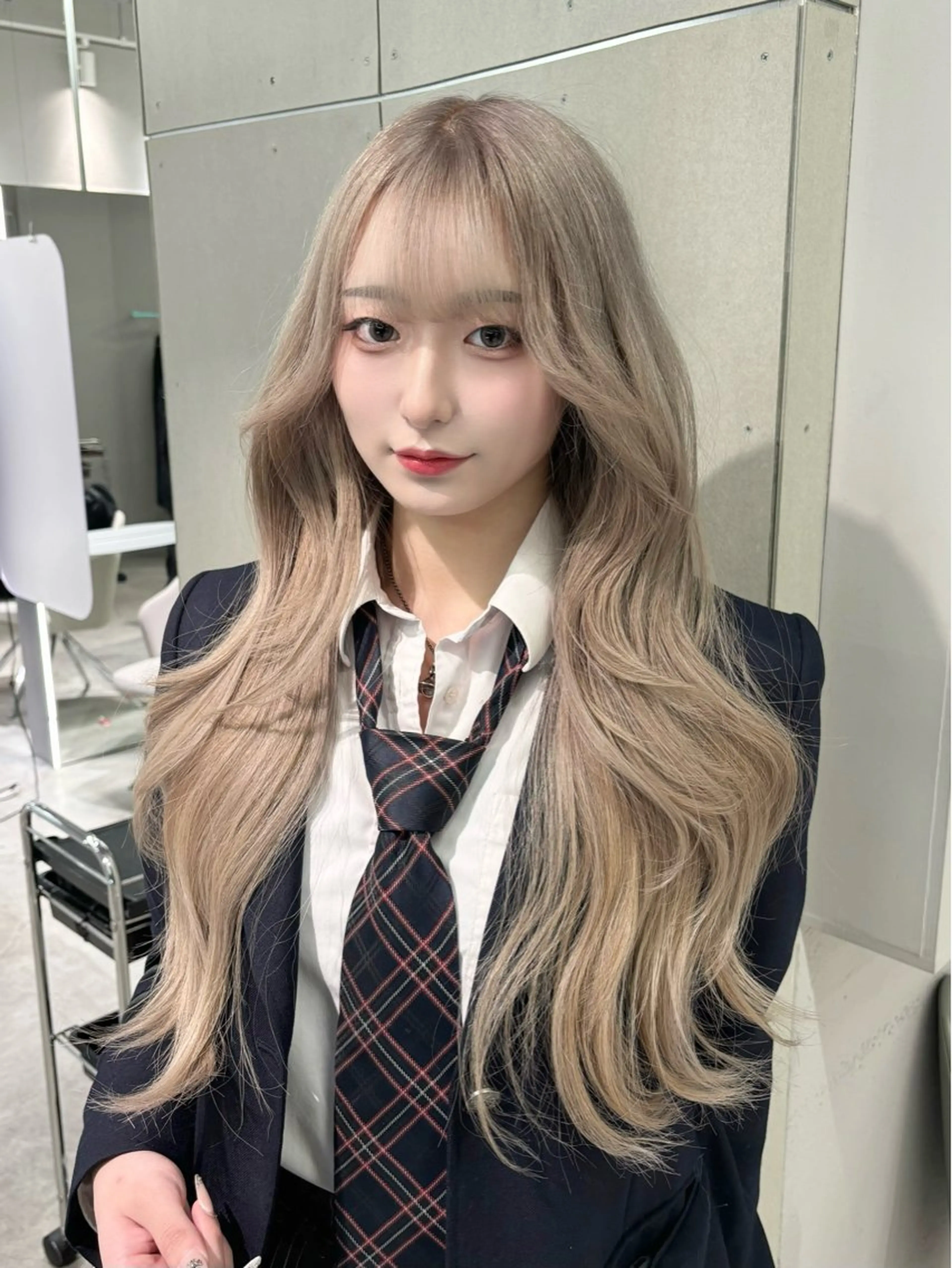 ロング カラー ベージュカラー ミルクティーベージュ ホワイトミルクティーベージュ 名古屋/レイヤー /RYOUICHI/のヘアスタイル