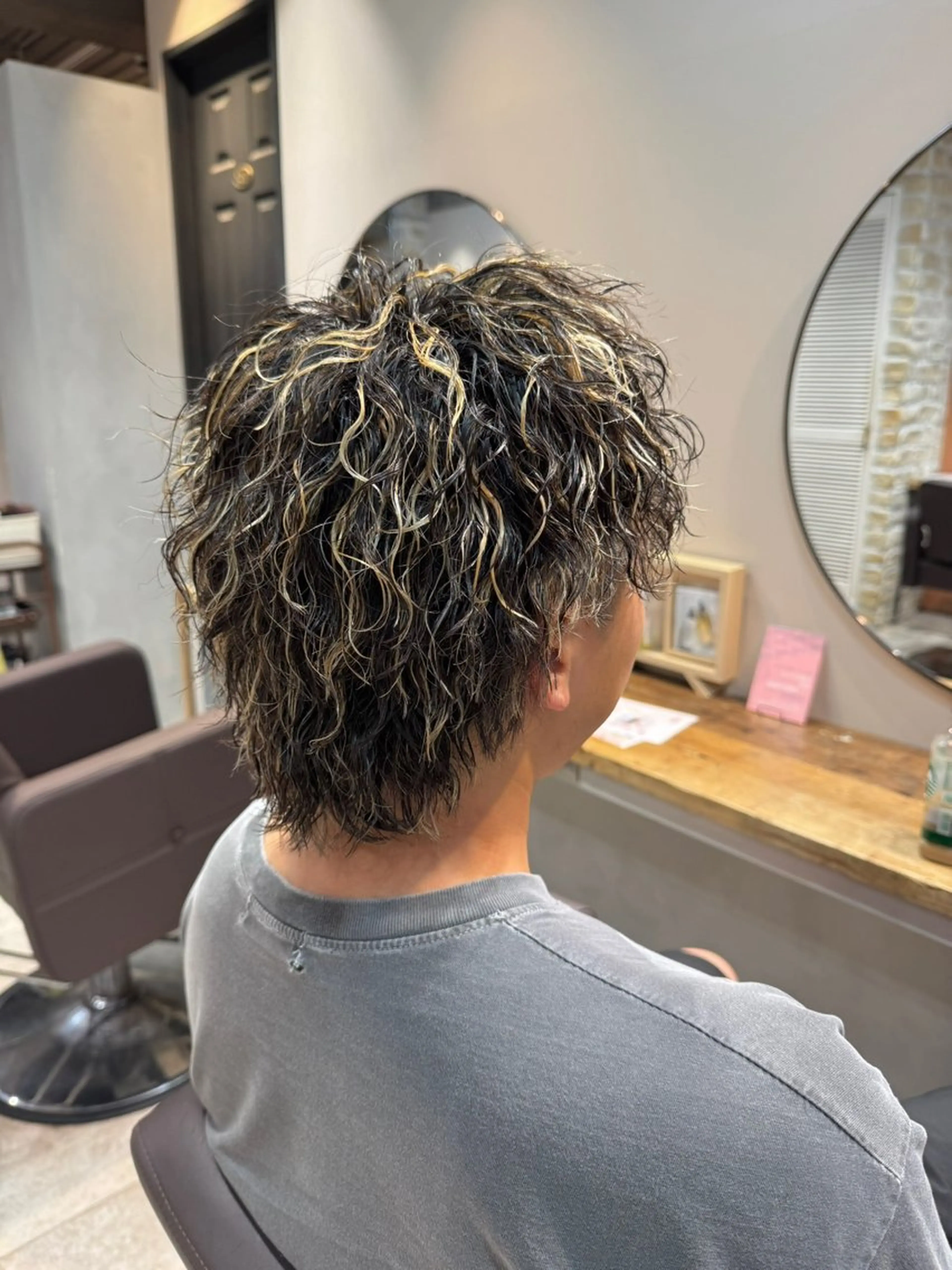 メンズ メンズハイライト メンズパーマ カット ヘアカラー パーマ メンズ特化 TAKUYAのヘアスタイル