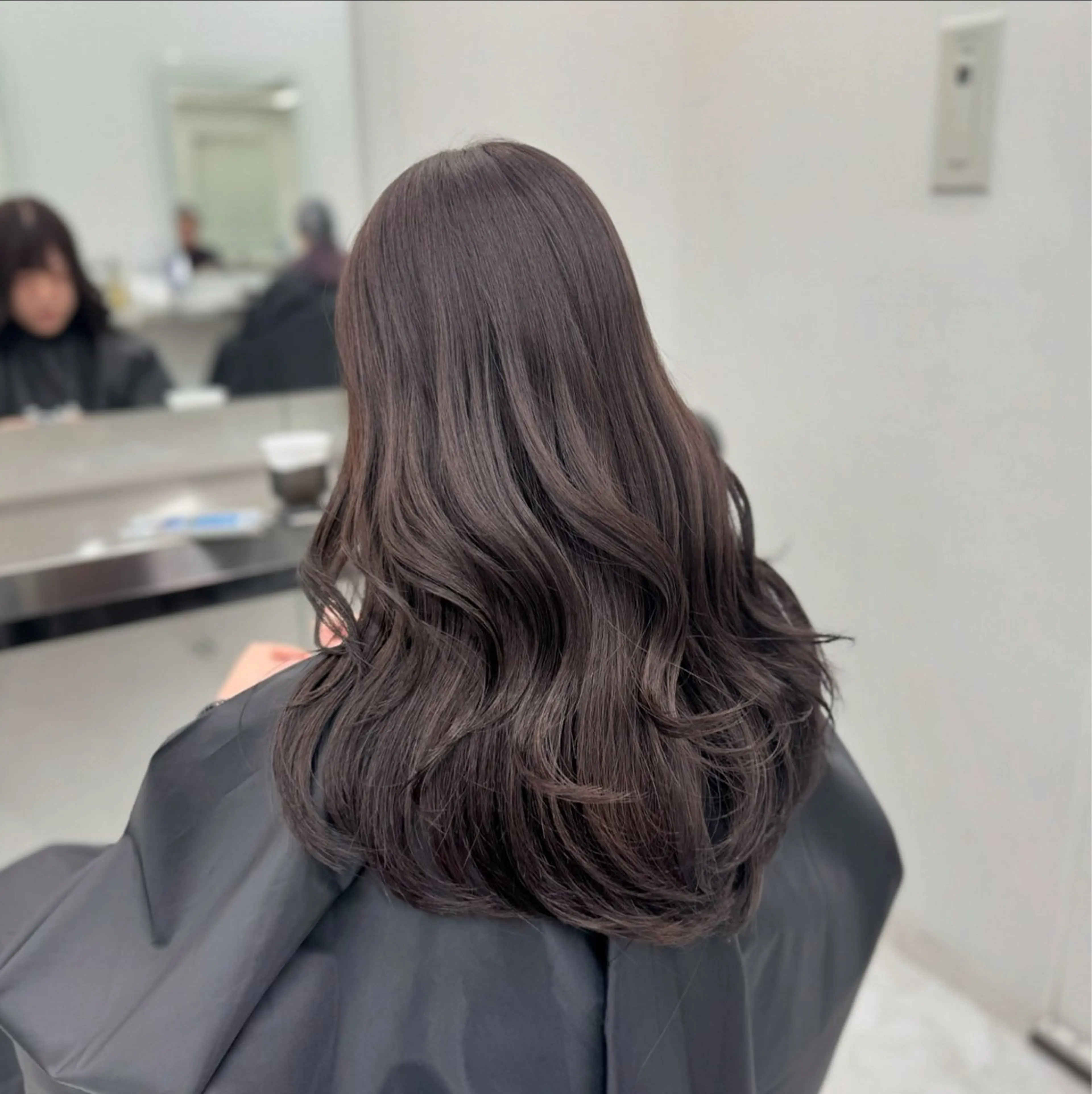 セミロング カラー ヘアカラー ヘアセット 透明感 カラーしゅうじのヘアスタイル