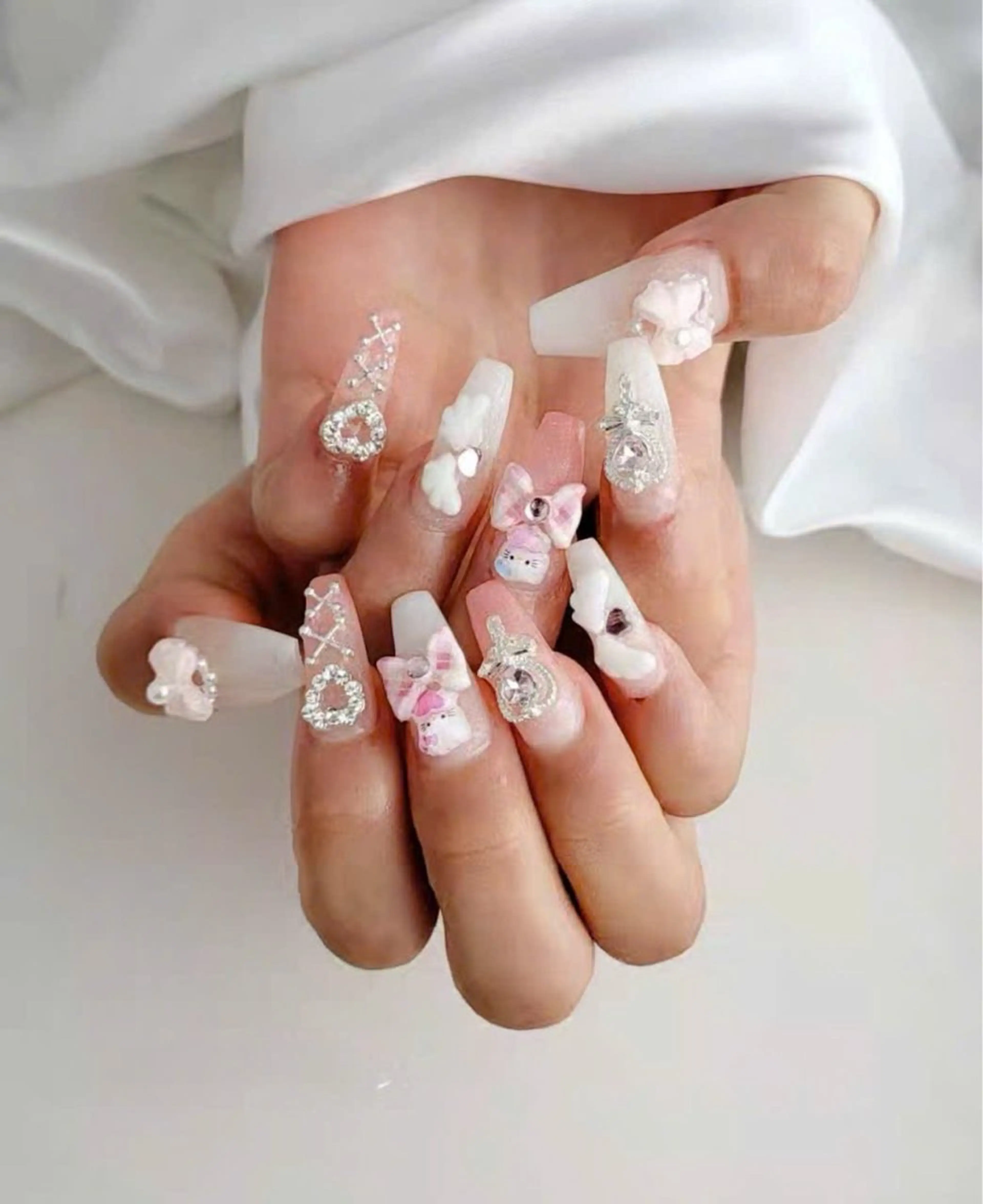 ネイル フレンチネイル キラキラネイル マグネットネイル ミラーネイル ニュアンスネイル ハンドネイル Tira Nailのネイルデザイン