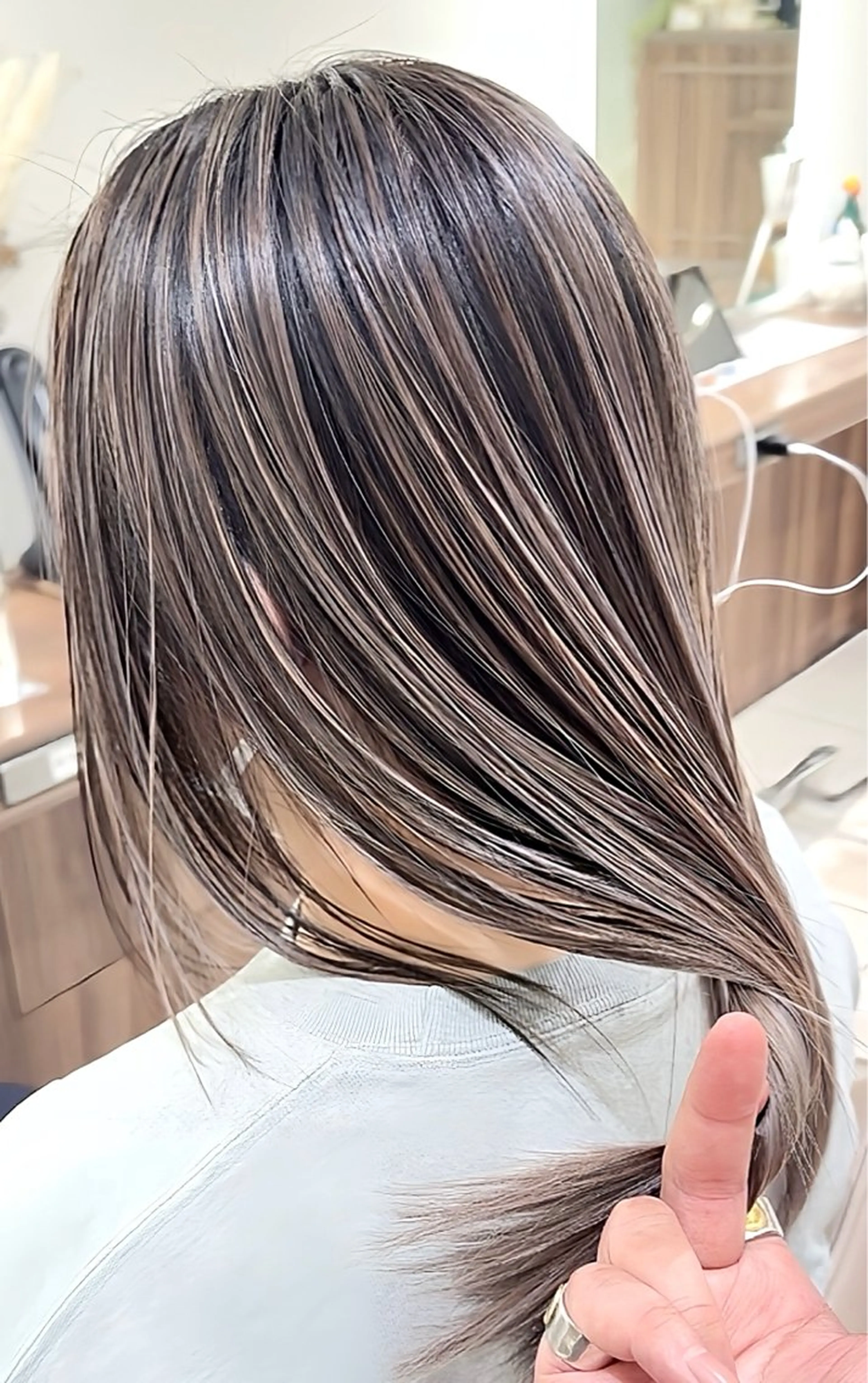 ミディアム カラー バレイヤージュ 髪質改善 レイヤーカット カット ヘアカラー トリートメント 山崎俊輔/髪質改善 /バレイヤージュのヘアスタイル