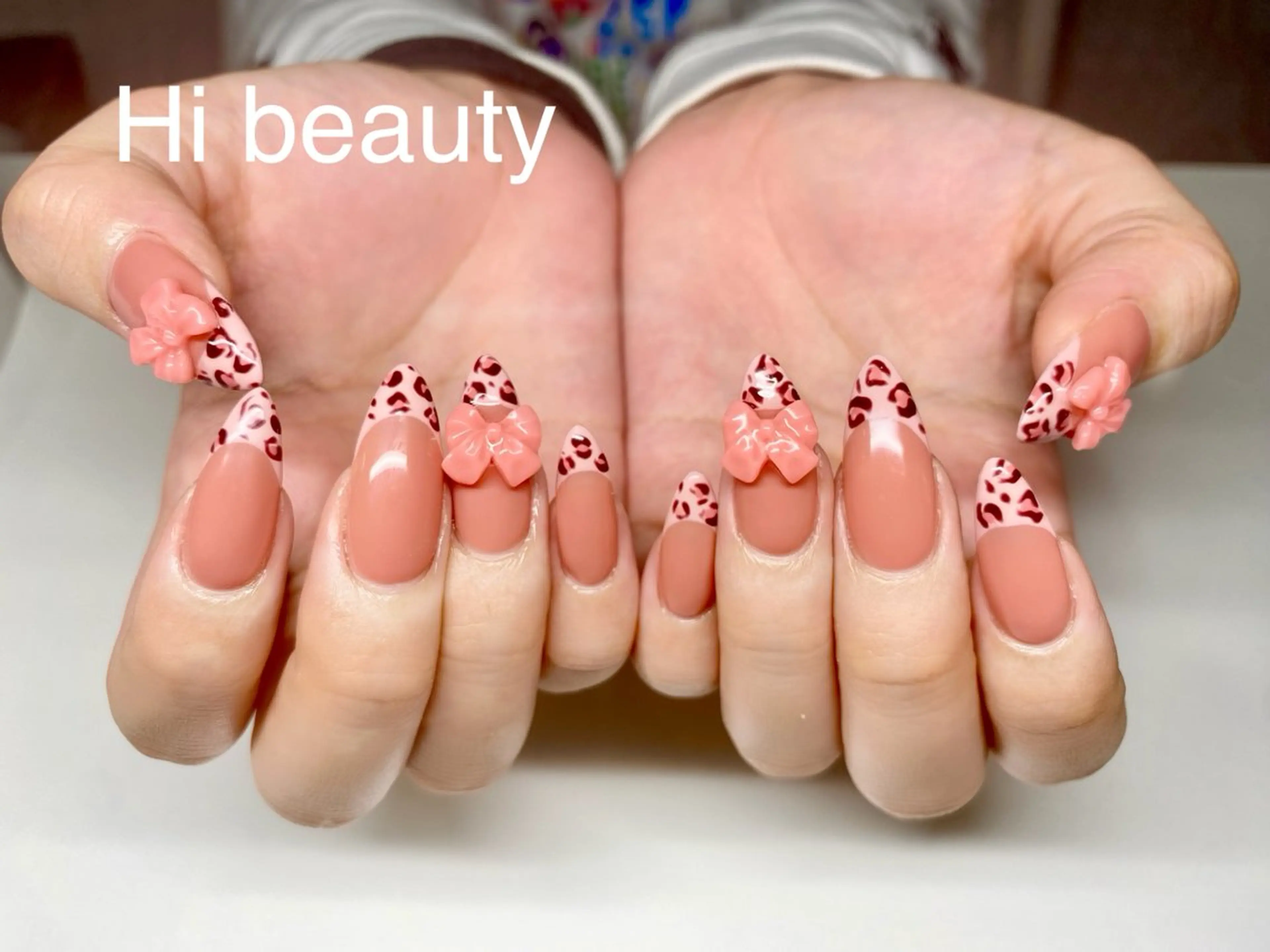 ネイル フレンチネイル キラキラネイル 韓国ネイル ピンク ピンクベージュ ハンドネイル ハンドケア Hi Beauty 渋谷(ネイル、ハイパーナイフ6、脂肪れいきゃく、マッサージ＆エステサロン)所属・Hi beauty 渋谷のネイルデザイン