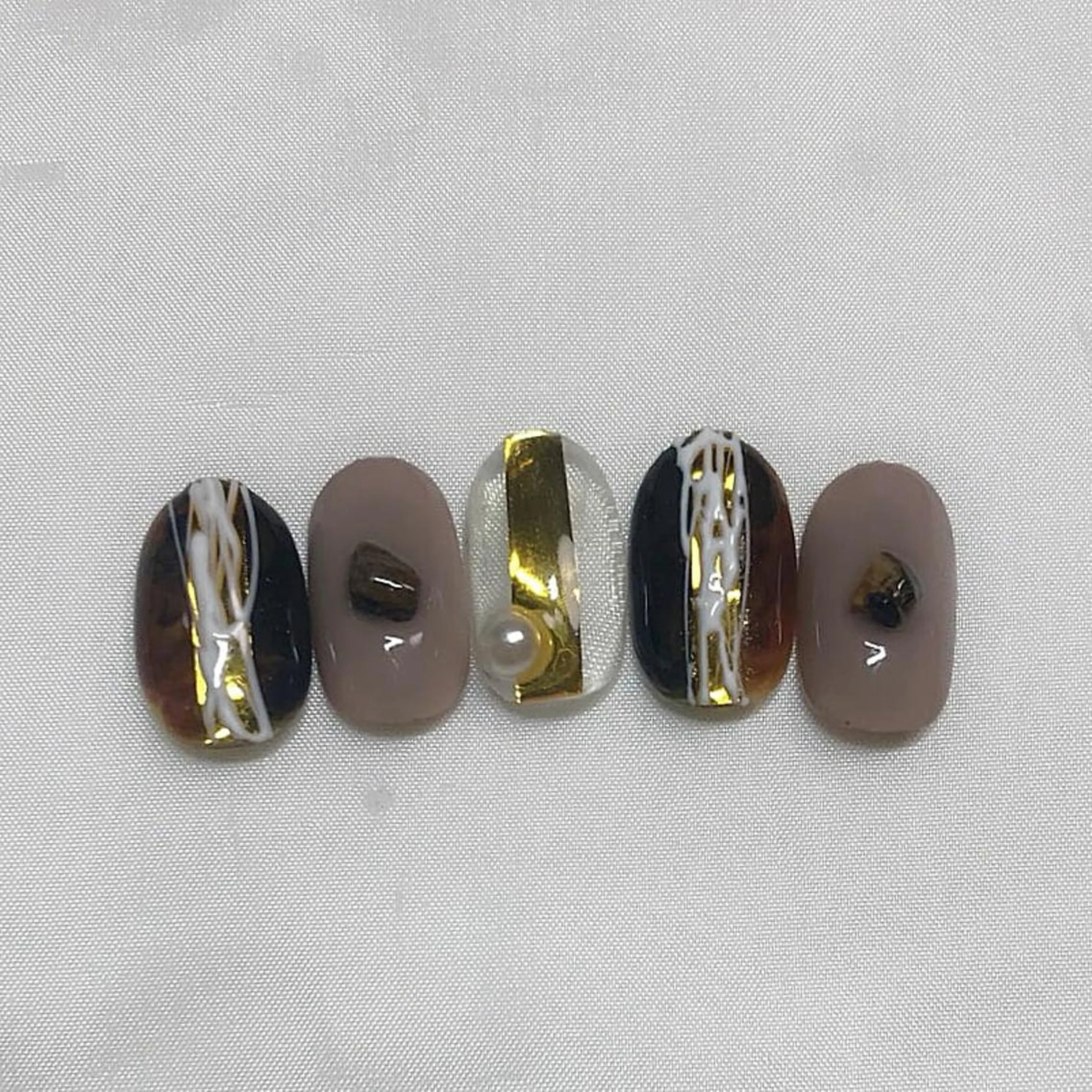 ネイル べっ甲ネイル バレンタイン ハンドネイル ハンドケア lyly.nail所属・lylynail YUUKAのネイルデザイン