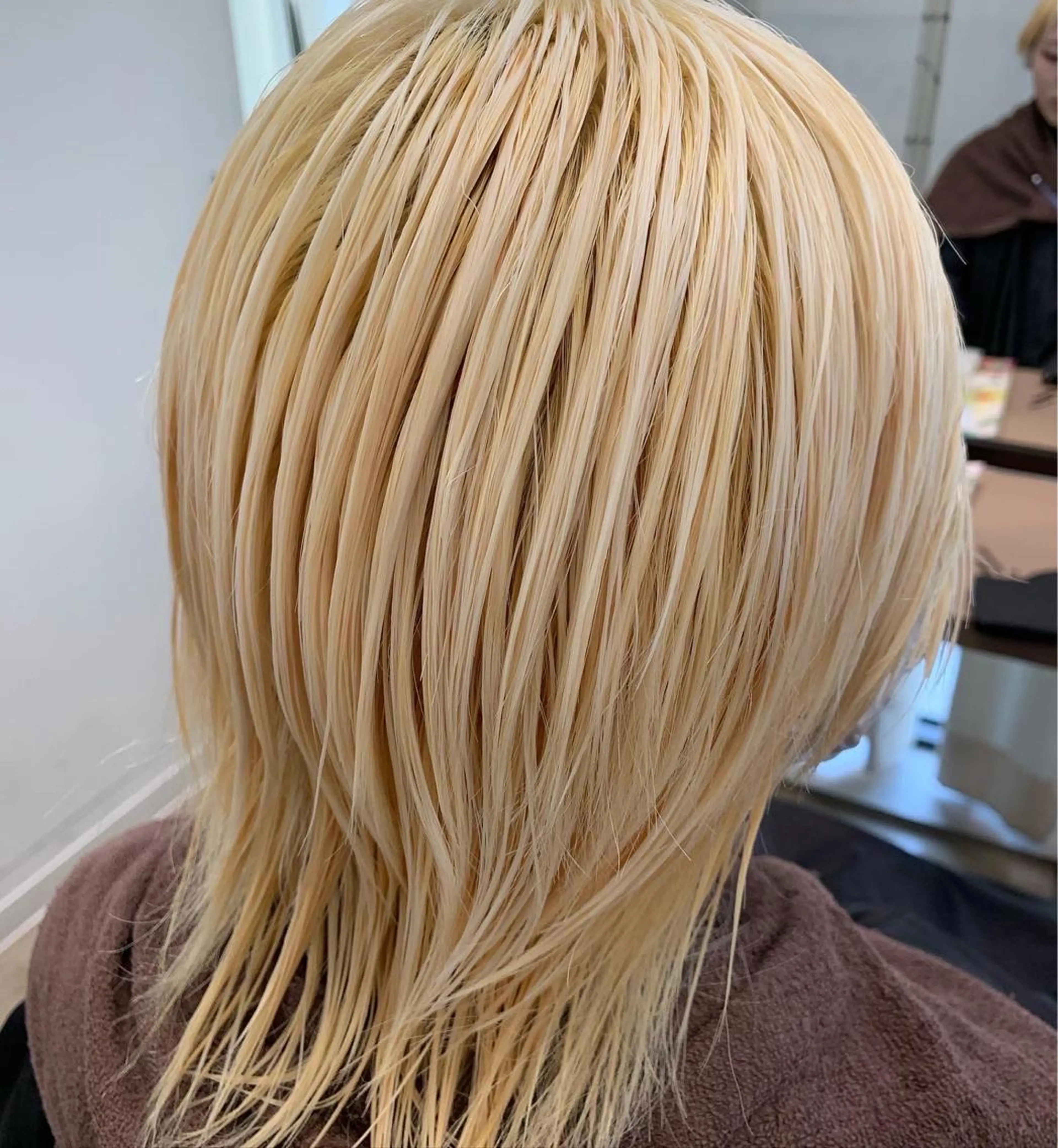 ミディアム カット ヘアカラー トリートメント 🍀ケアブリーチ カラー🍀坂井のヘアスタイル