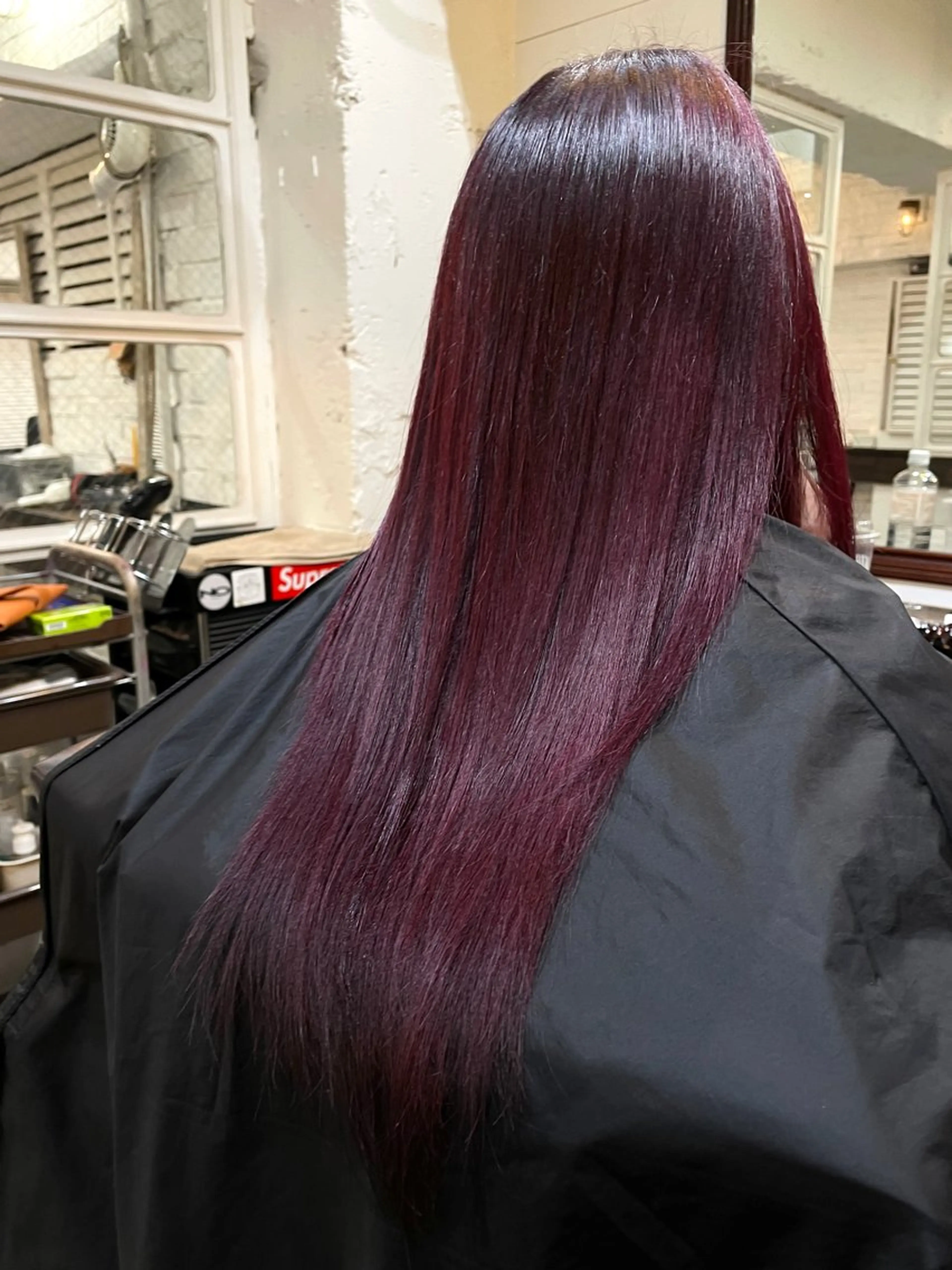 セミロング カラー レッドカラー RINA ブリーチ / 海外レイヤーのヘアスタイル