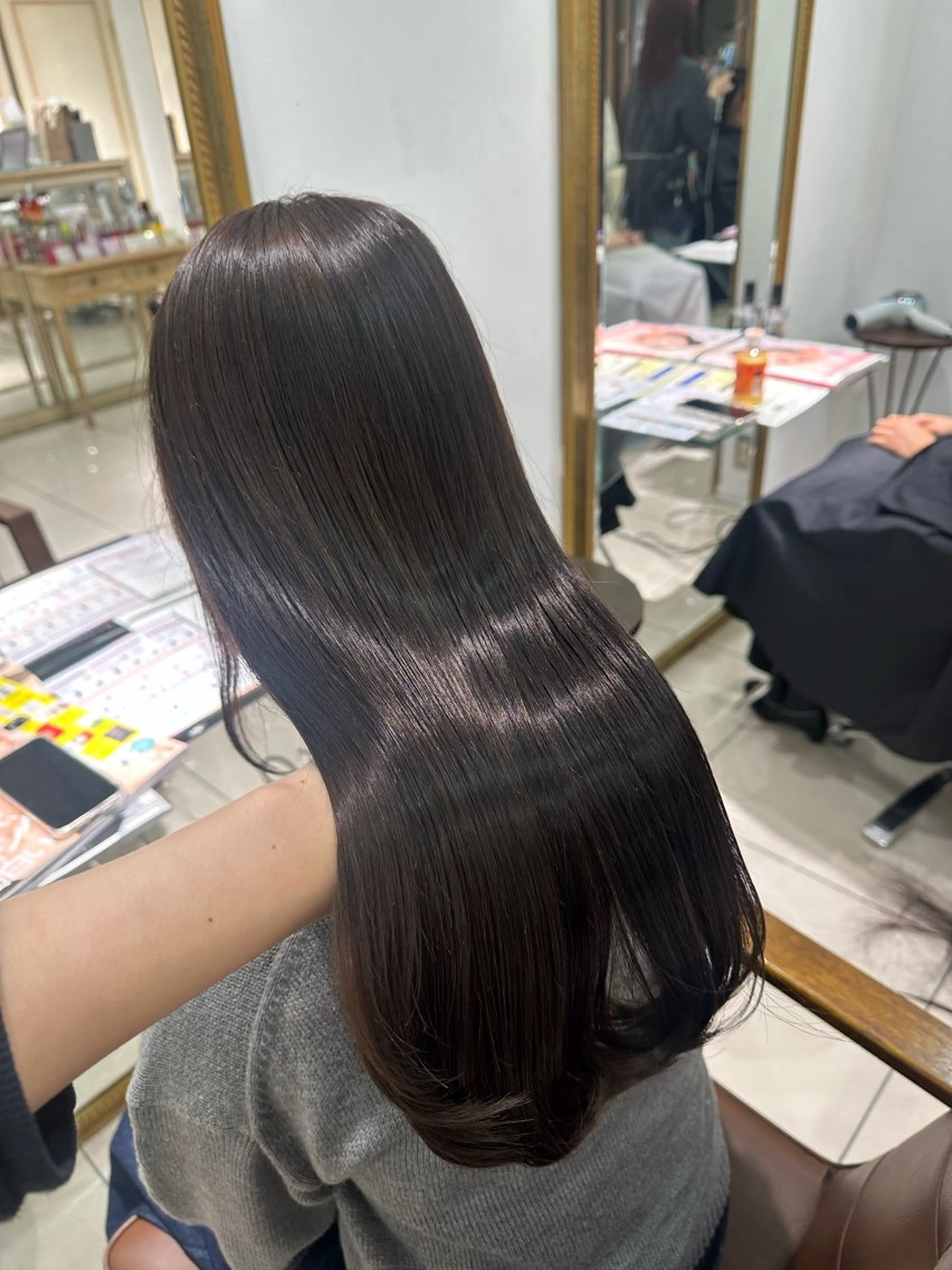 ロング カラー 透明感カラー グレージュ ヘアカラー トリートメント 髪質改善透明感カラー 🩶Nanakoのヘアスタイル