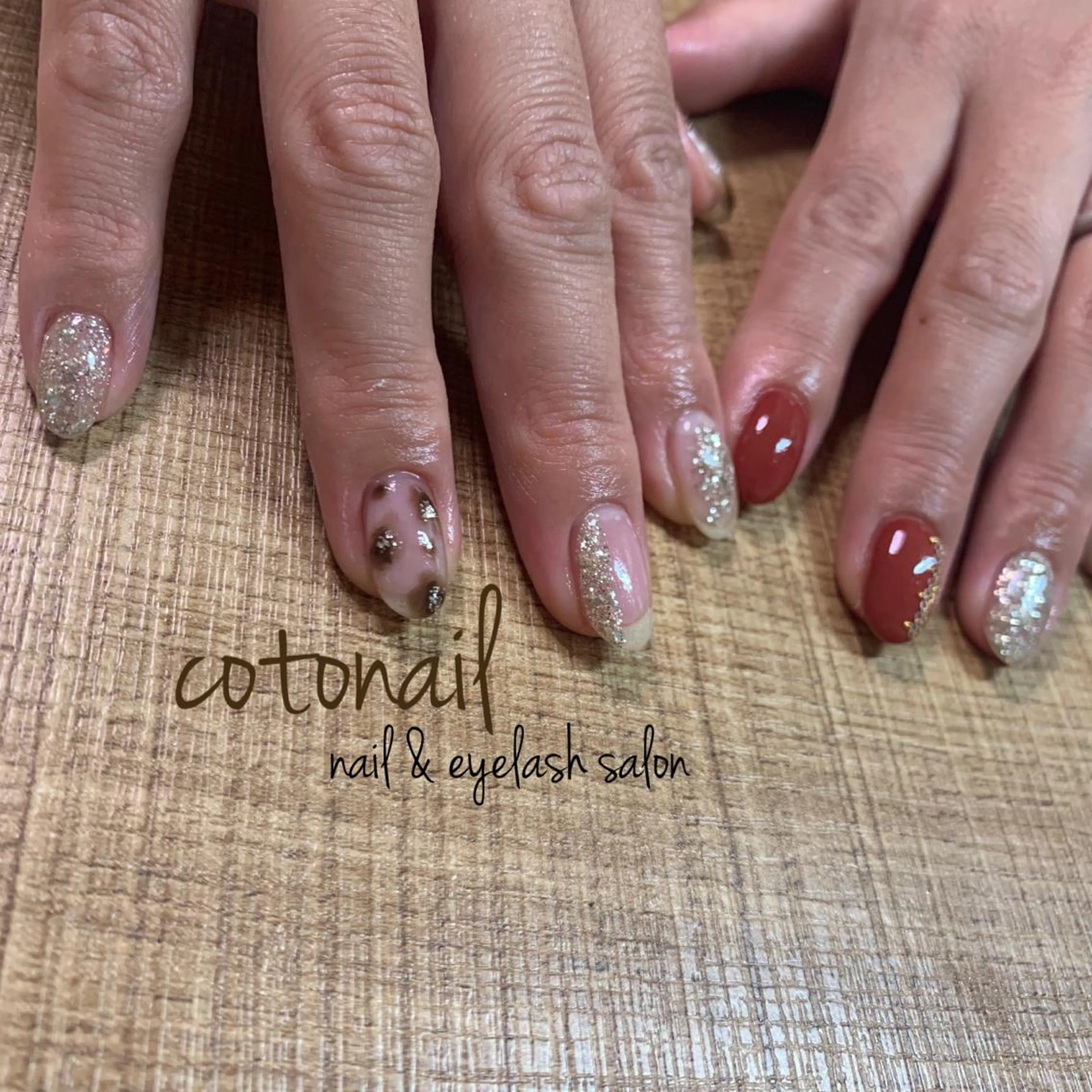 ミディアム ネイル アートネイル ハンドネイル ツメトマツゲ .のネイルデザイン