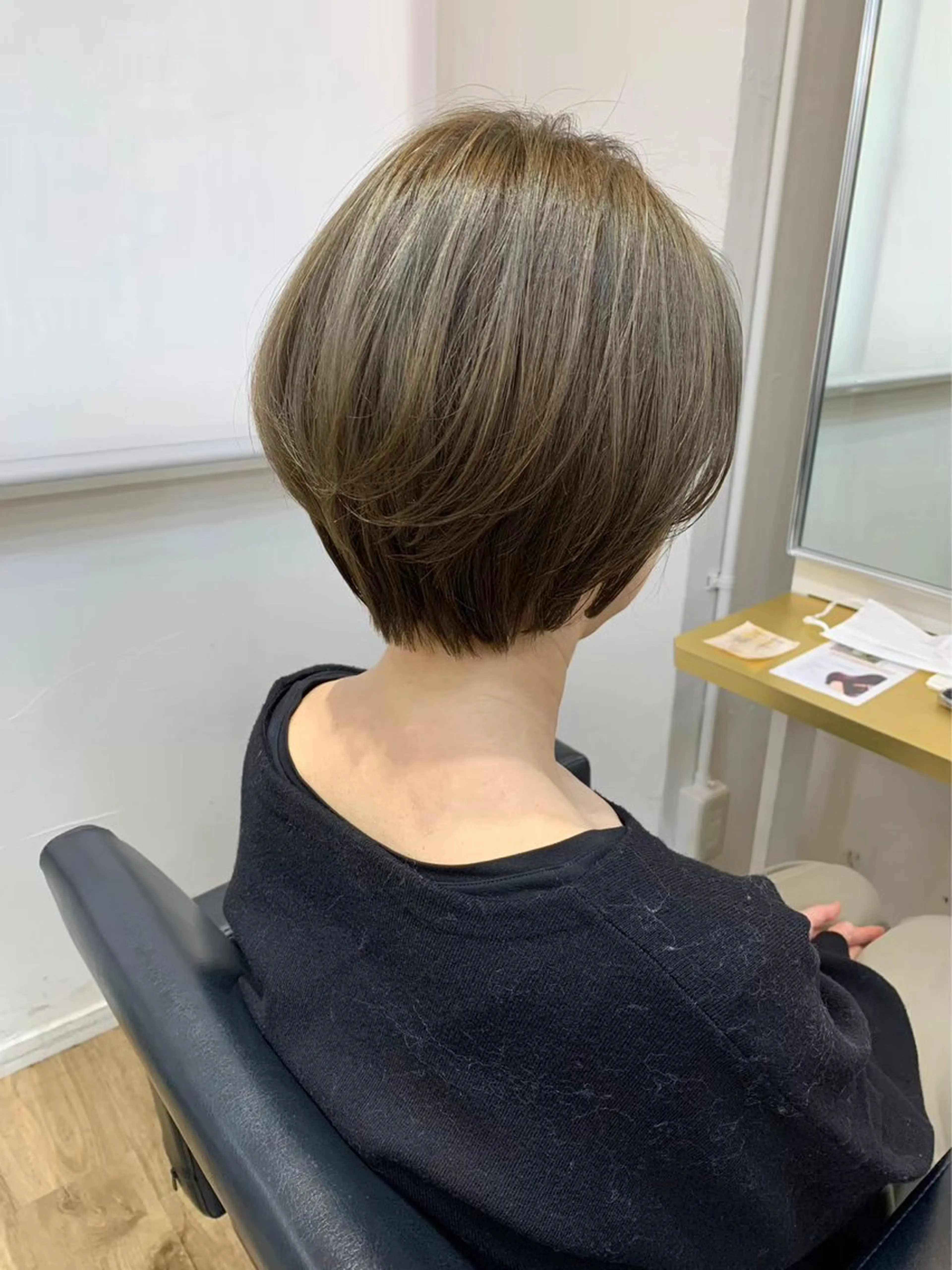 ショート カラー 丸みショート アッシュ オリーブアッシュ ショートヘア 神戸ボブ✂️ ioe三宮/田 伸佳のヘアスタイル