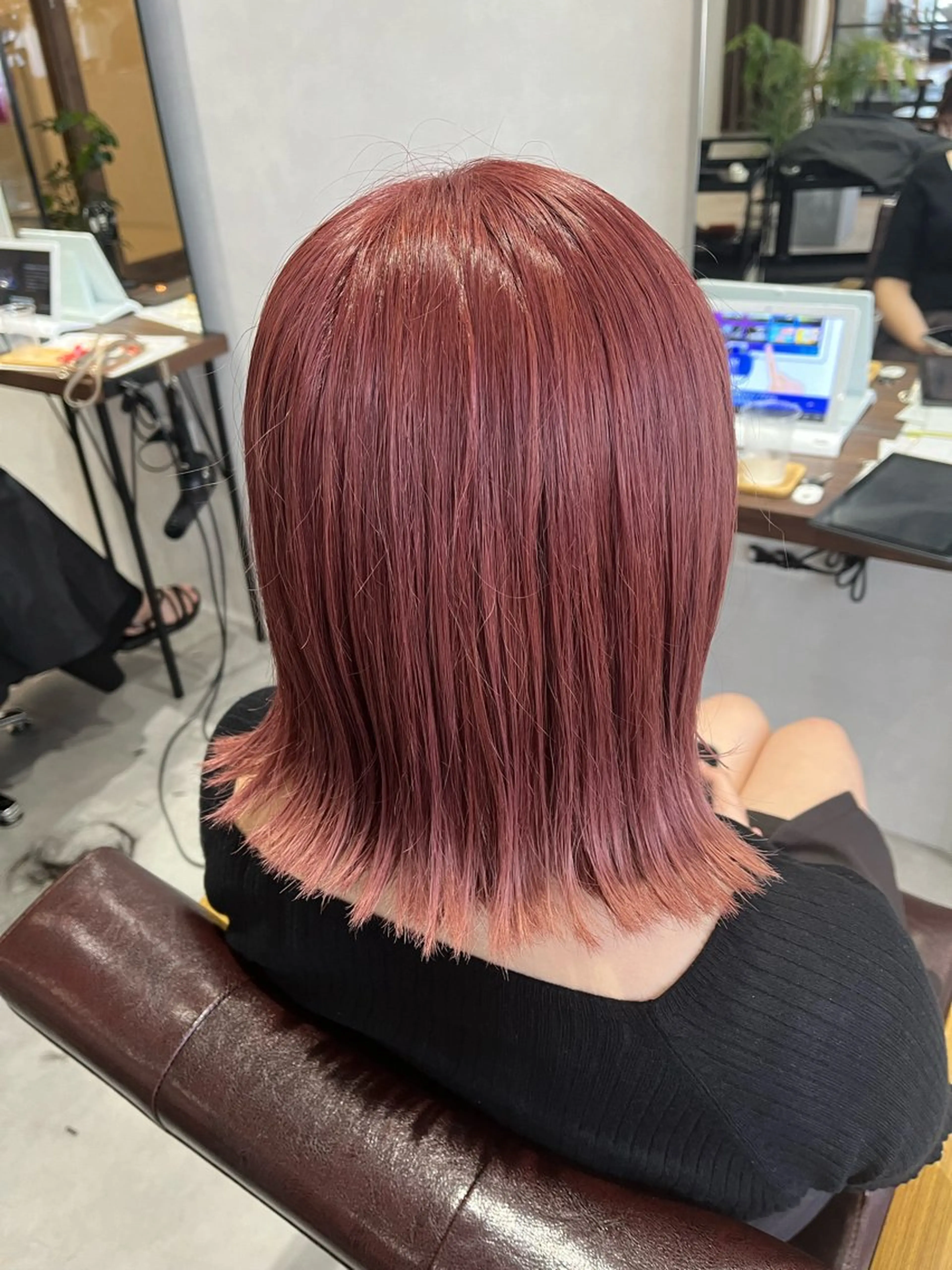 カラー ベージュカラー ブリーチ ピンクカラー ピンクベージュ 佐藤 香苗のヘアスタイル